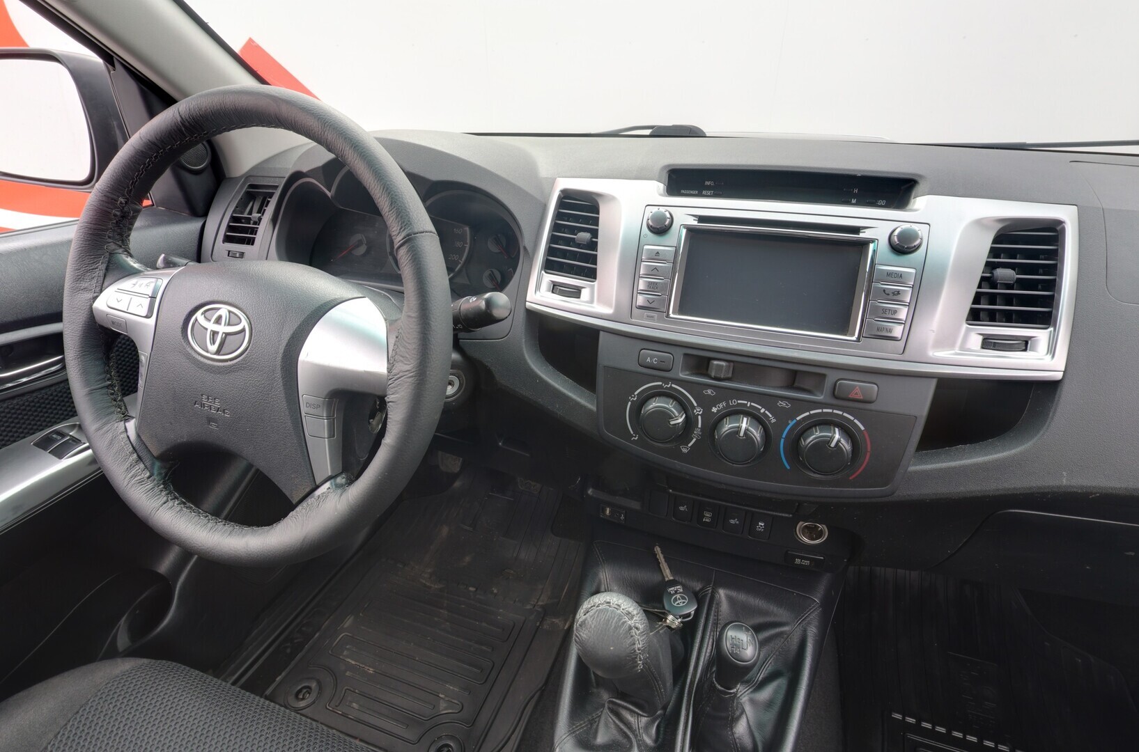 TOYOTA Hilux 2015