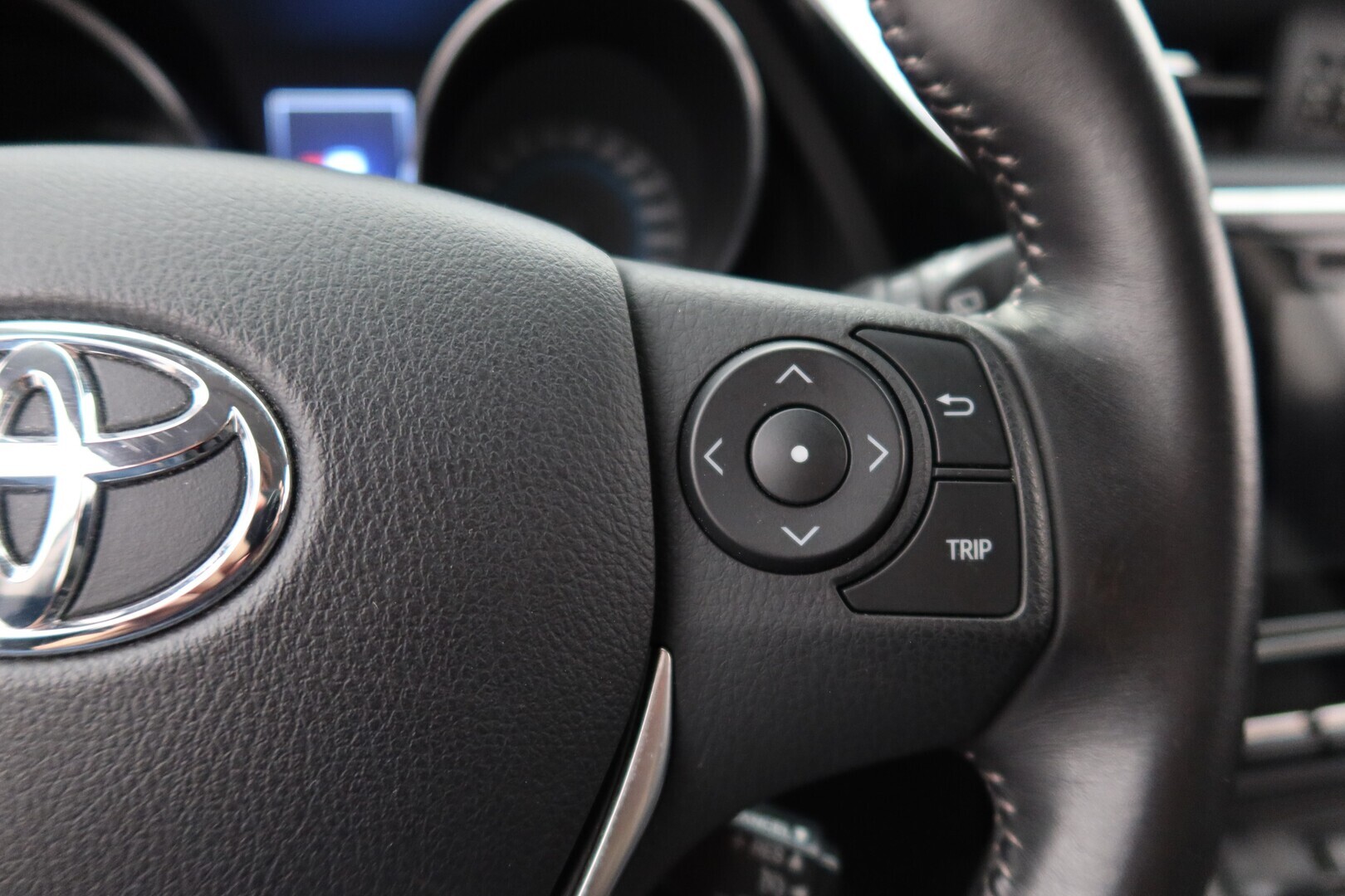 TOYOTA Auris 2015