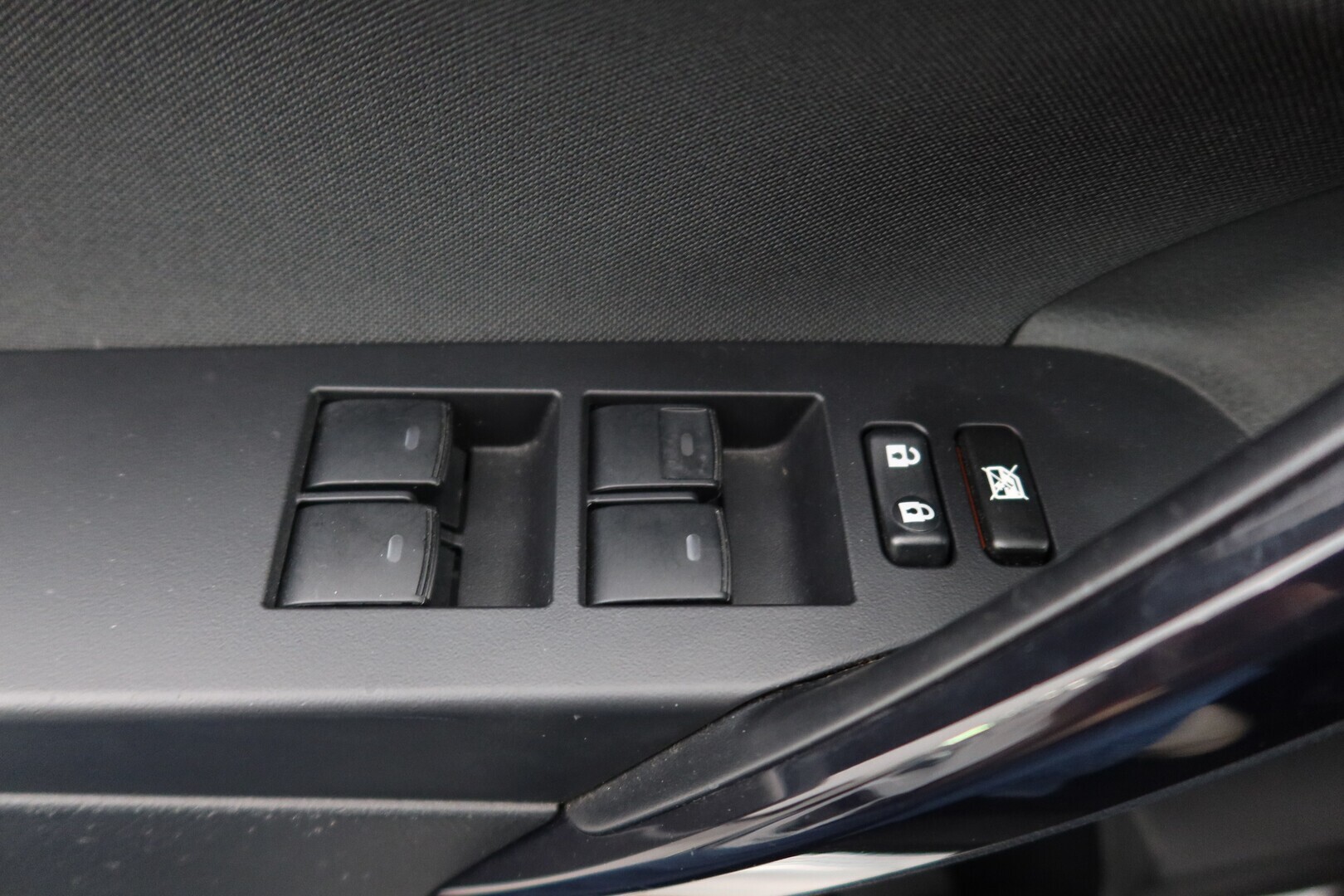 TOYOTA Auris 2015