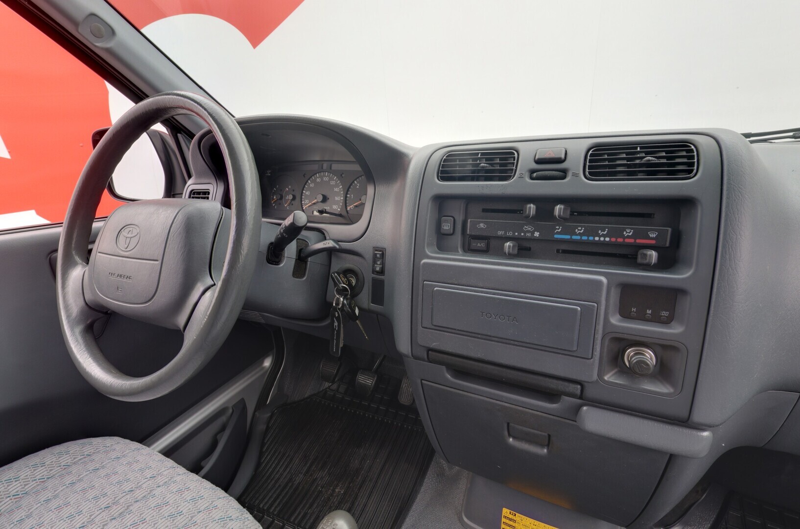 TOYOTA Hiace 2006