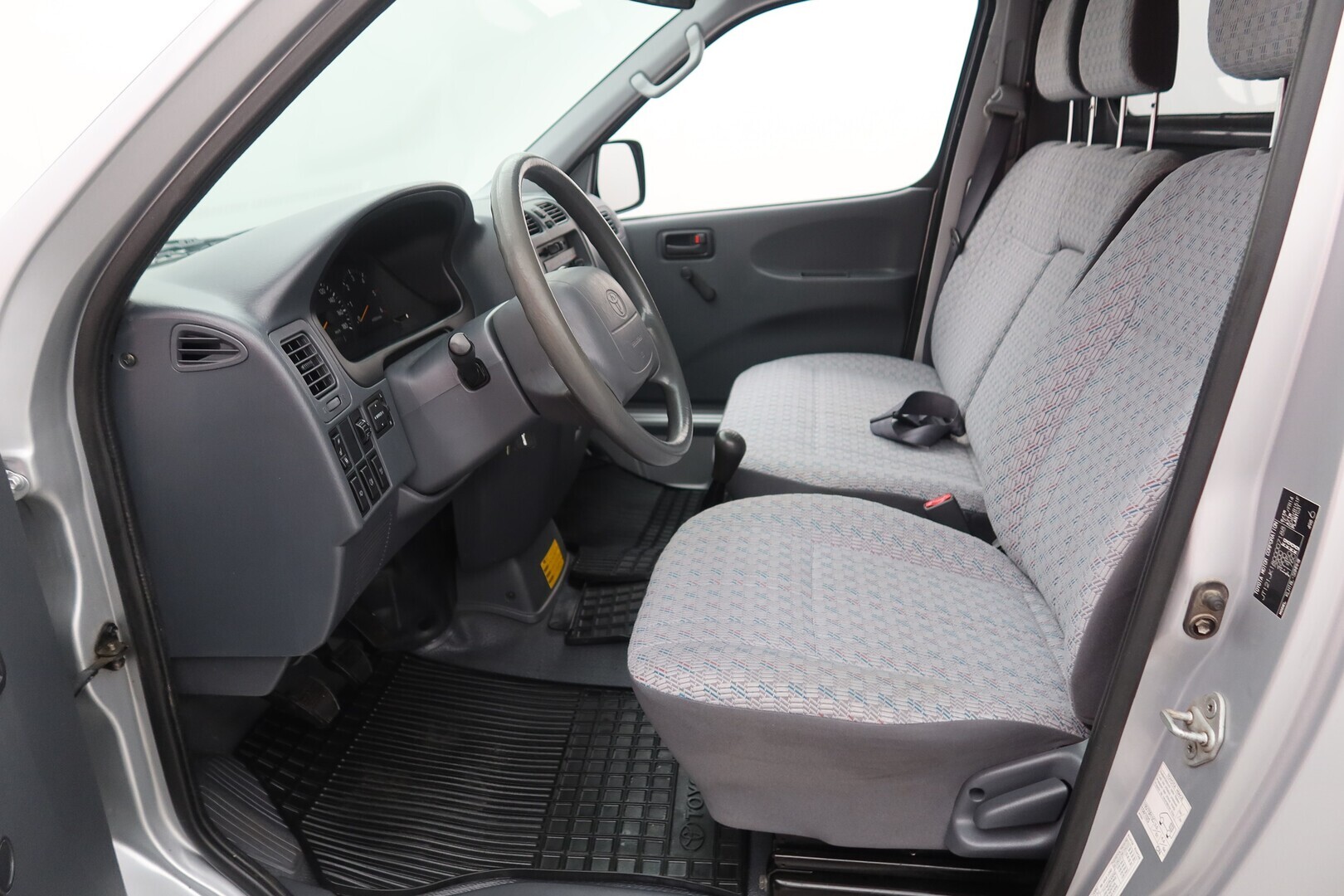 TOYOTA Hiace 2006