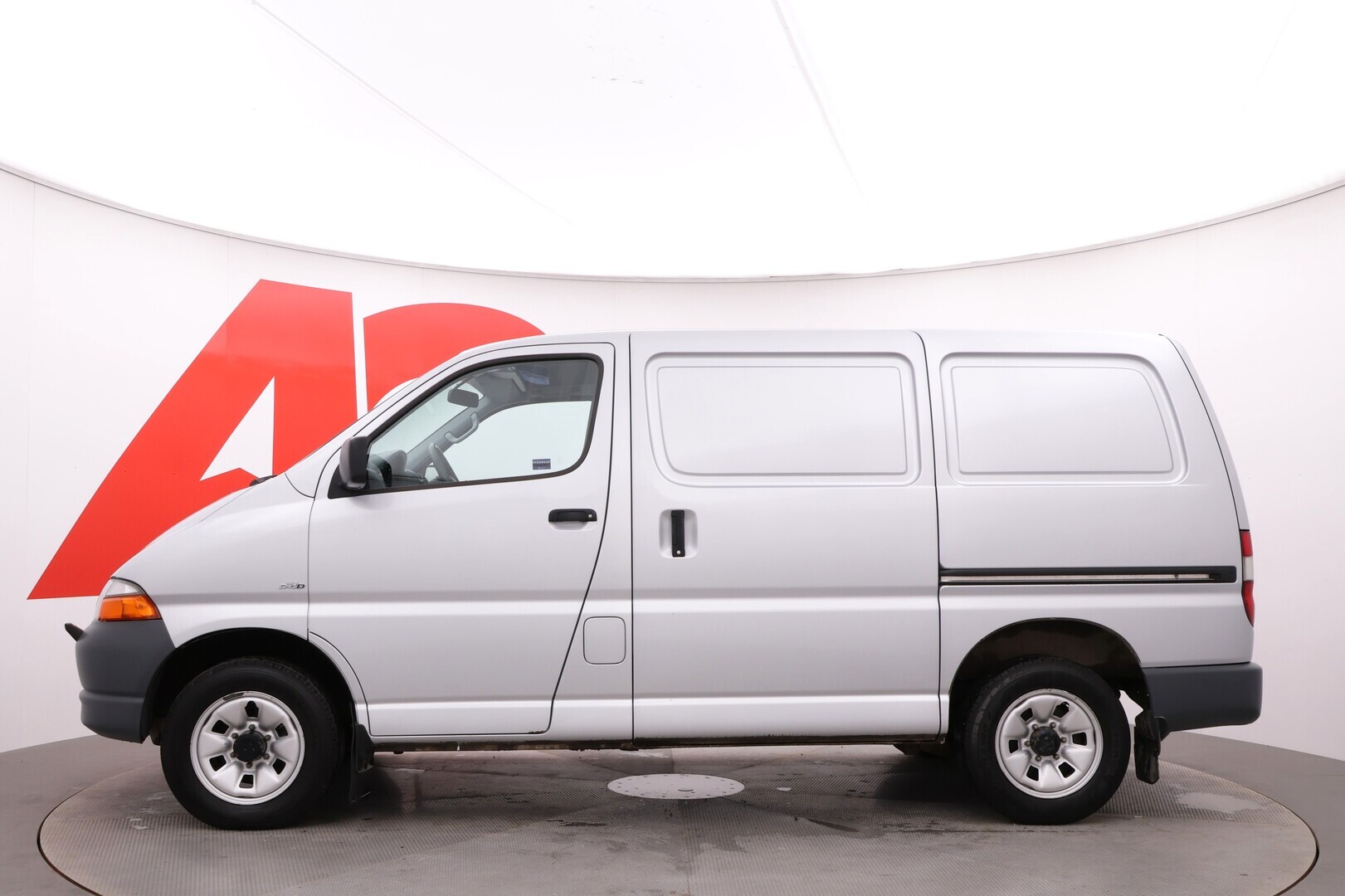 TOYOTA Hiace 2006