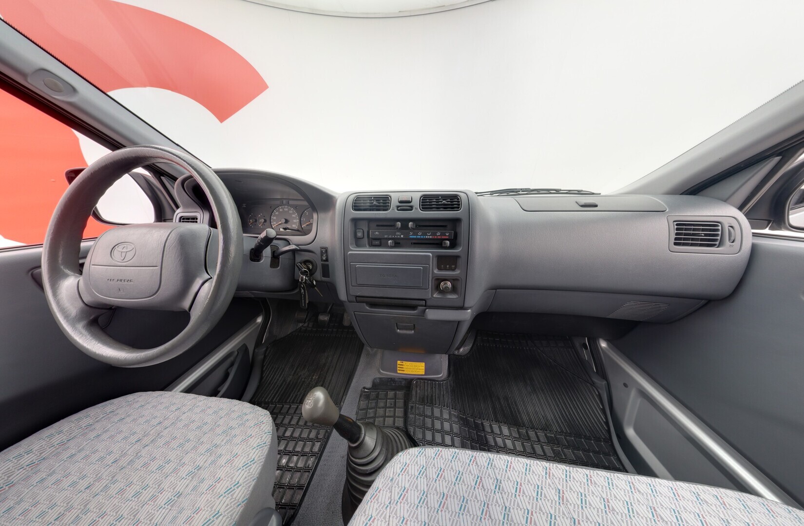 TOYOTA Hiace 2006