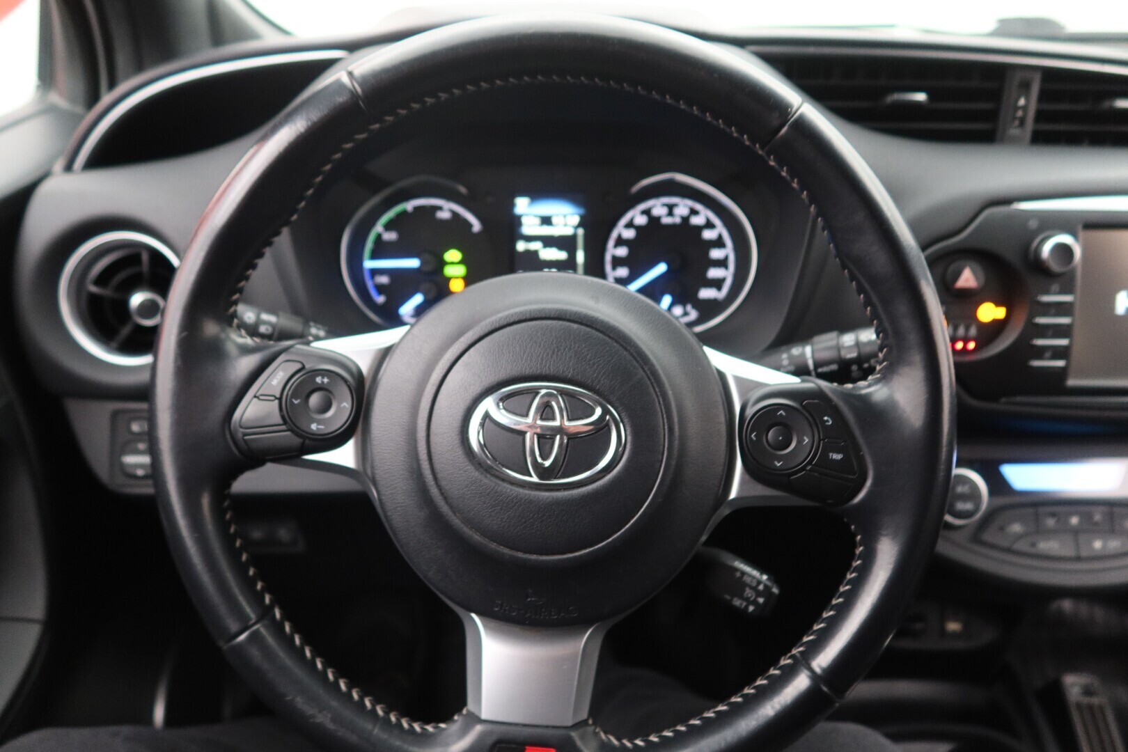 TOYOTA Yaris 2019