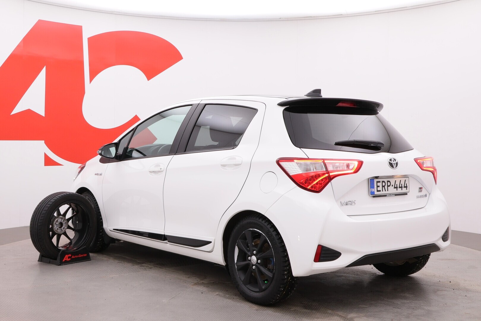 TOYOTA Yaris 2019
