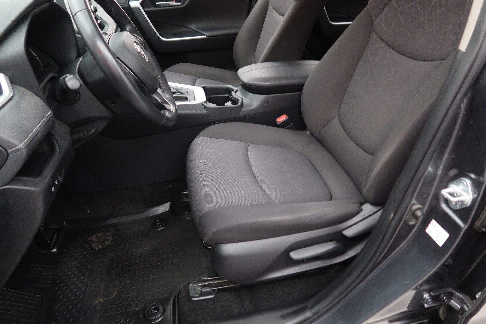 TOYOTA RAV4 2021