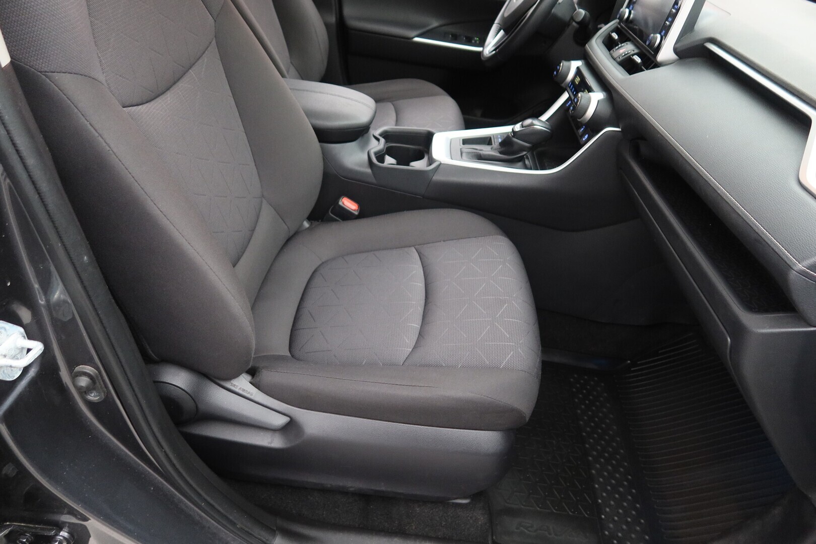 TOYOTA RAV4 2021
