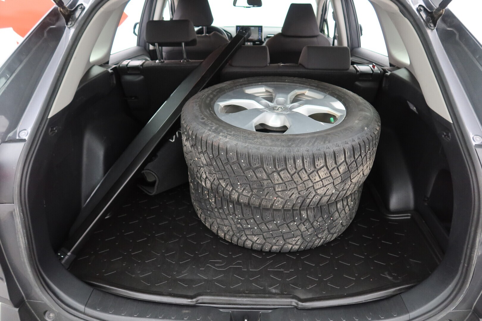TOYOTA RAV4 2021