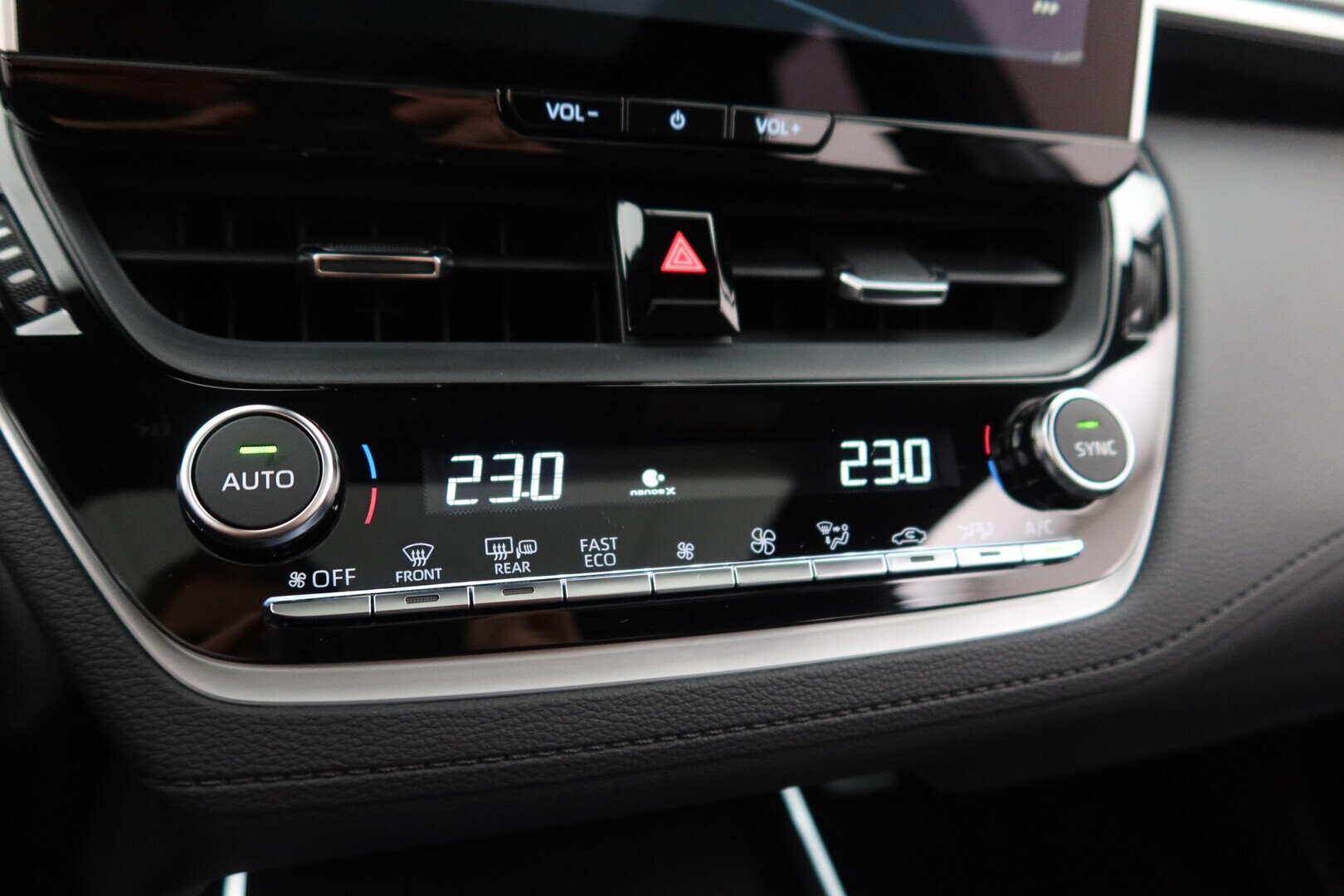 TOYOTA Corolla Cross 2025