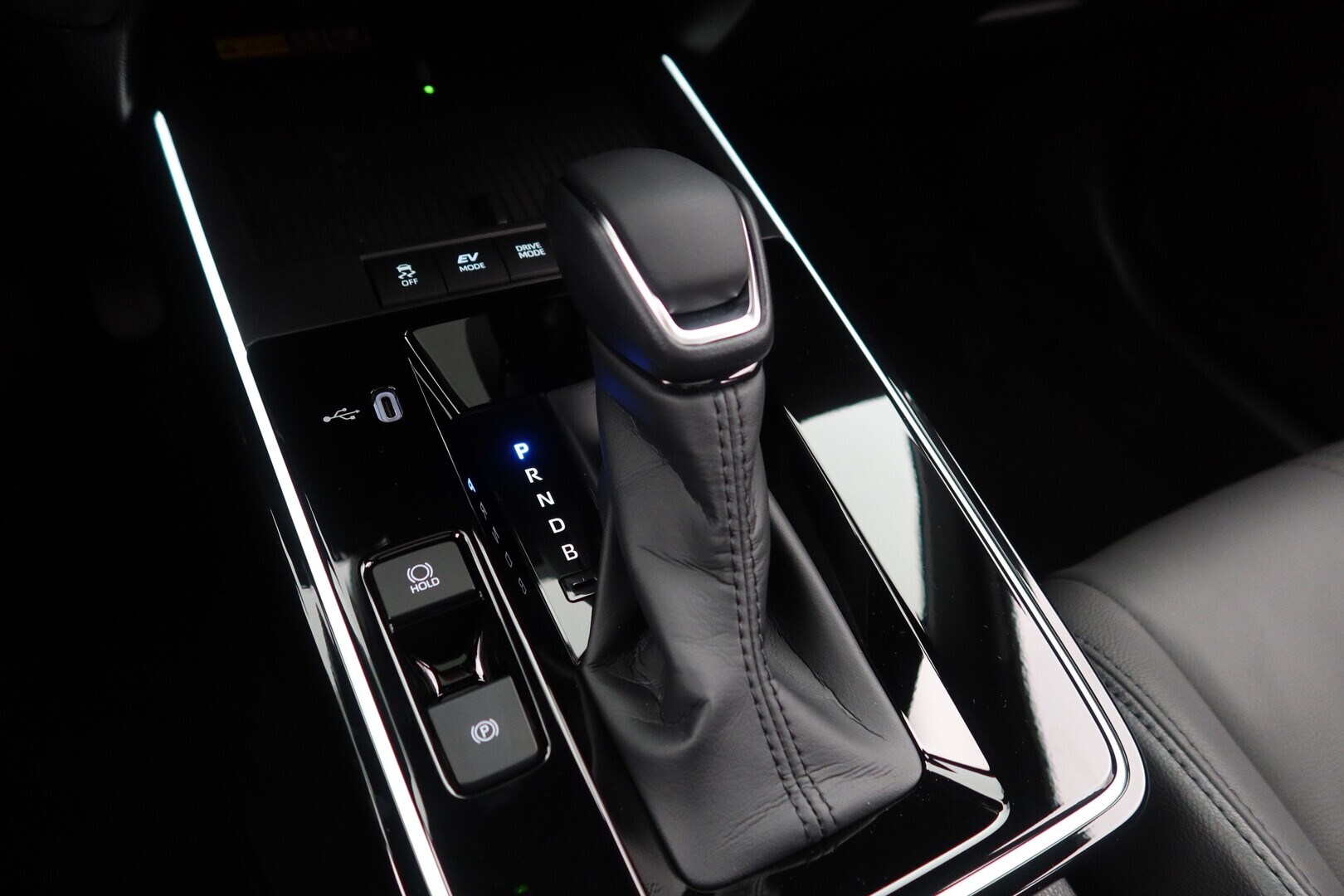 TOYOTA Corolla Cross 2025