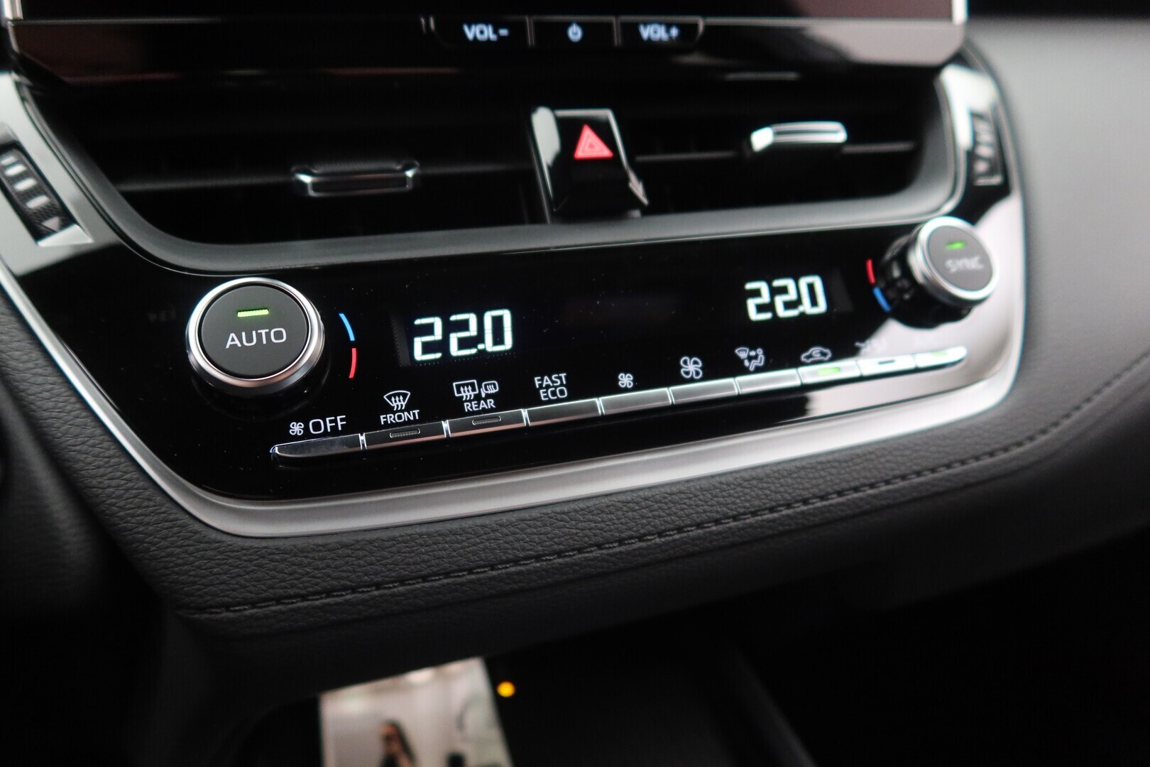 TOYOTA Corolla Cross 2025