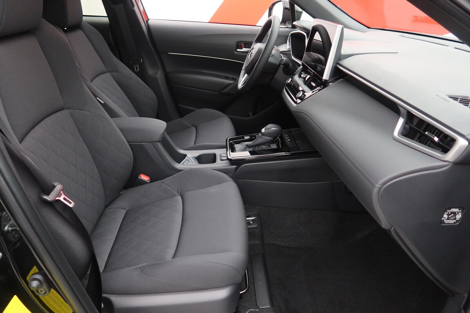 TOYOTA Corolla Cross 2025