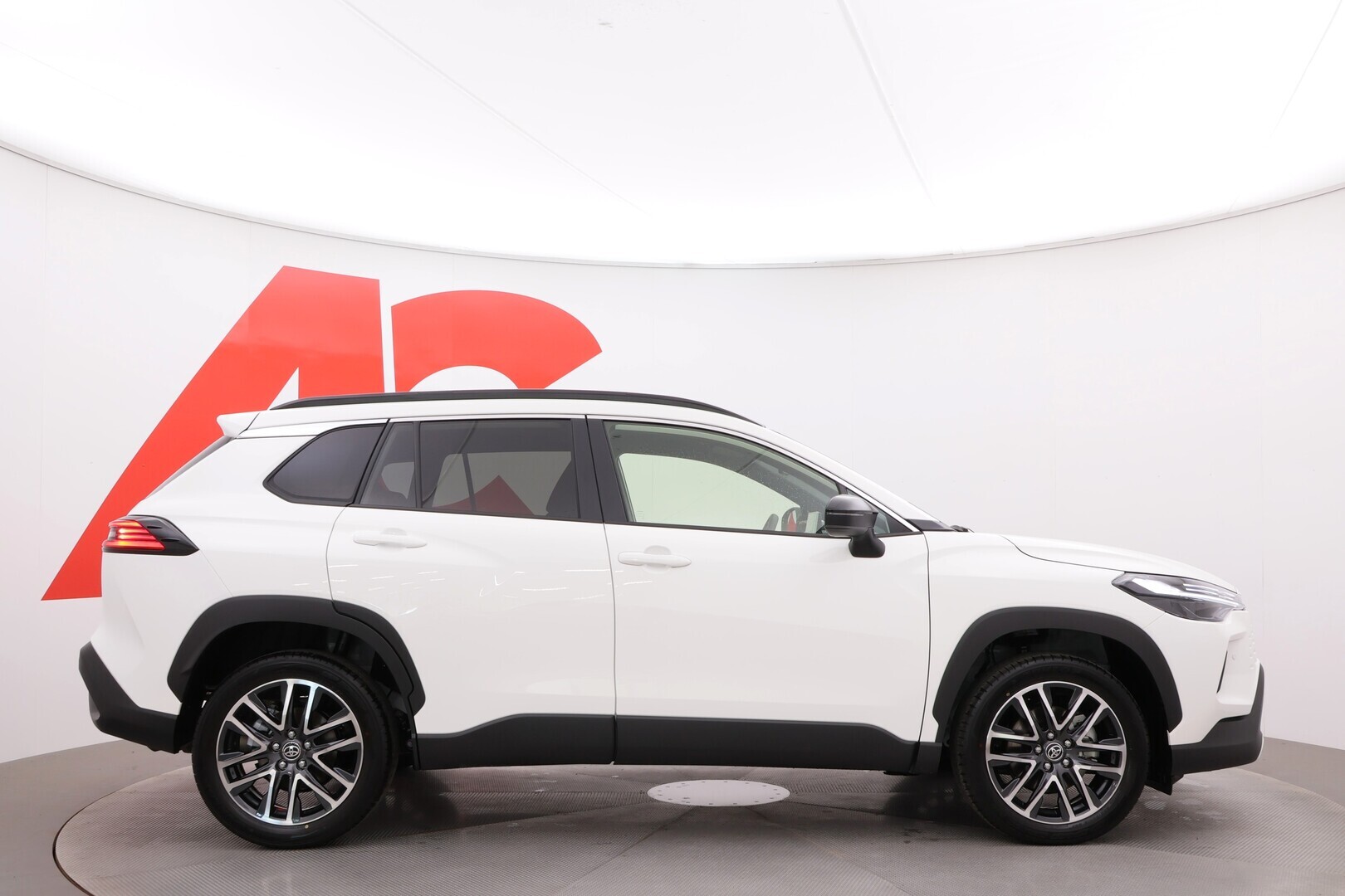 TOYOTA Corolla Cross 2026