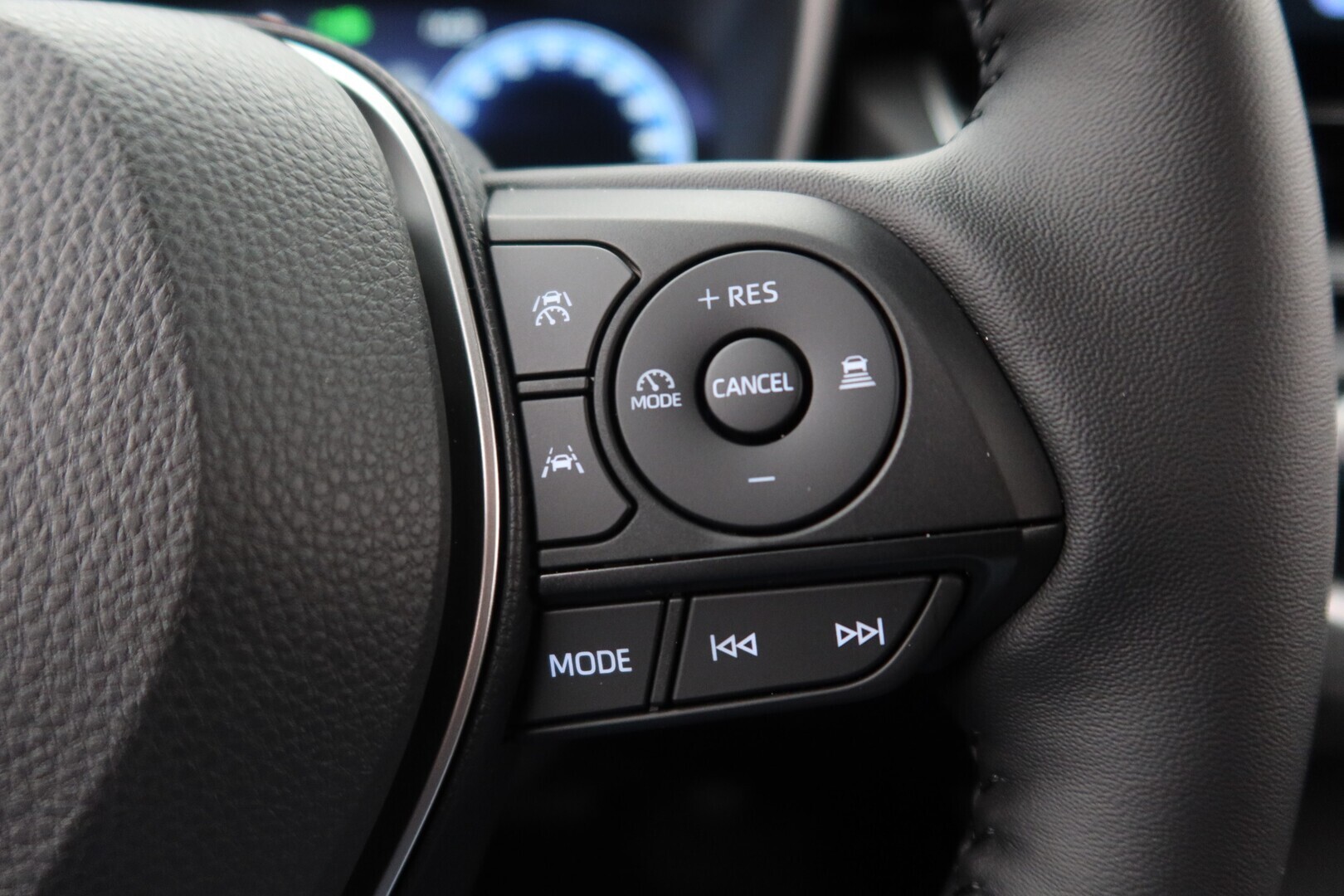 TOYOTA Corolla Cross 2025