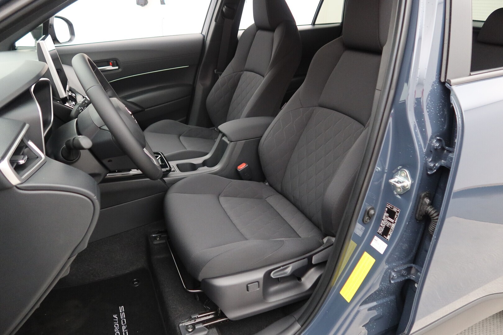 TOYOTA Corolla Cross 2025