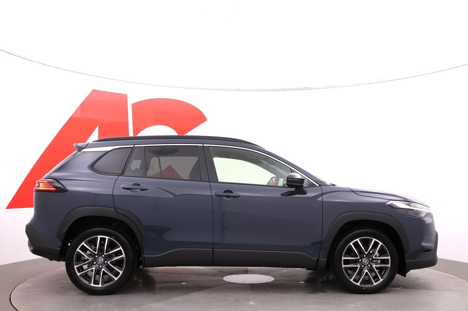 TOYOTA Corolla Cross 2025