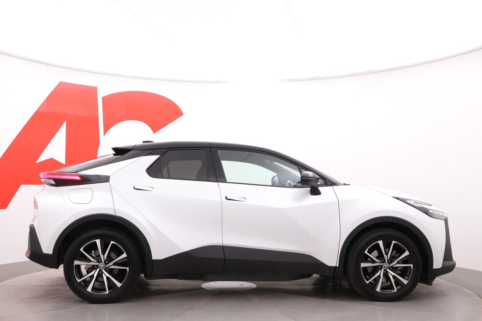 TOYOTA C-HR 2025