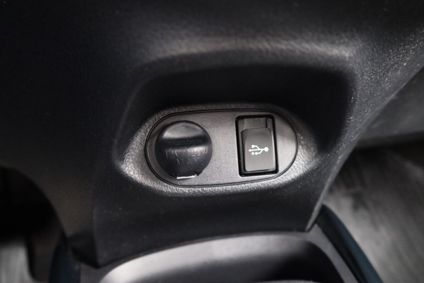 TOYOTA Yaris 2016