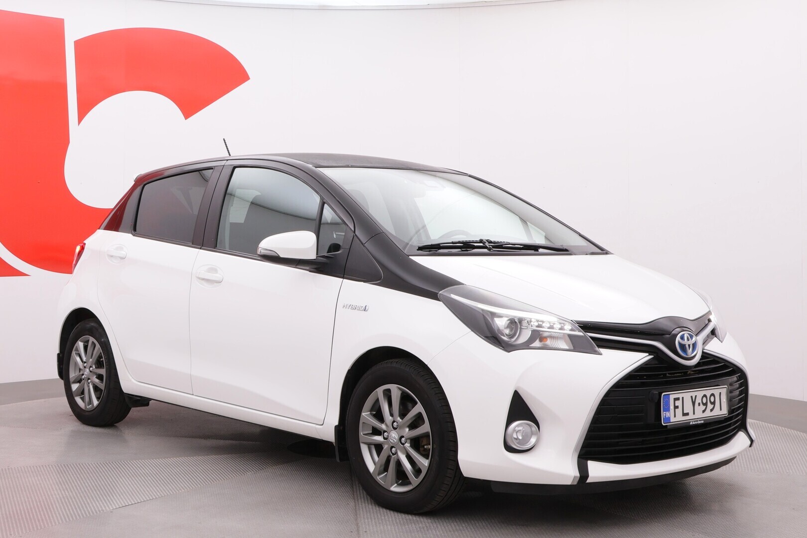 TOYOTA Yaris 2016