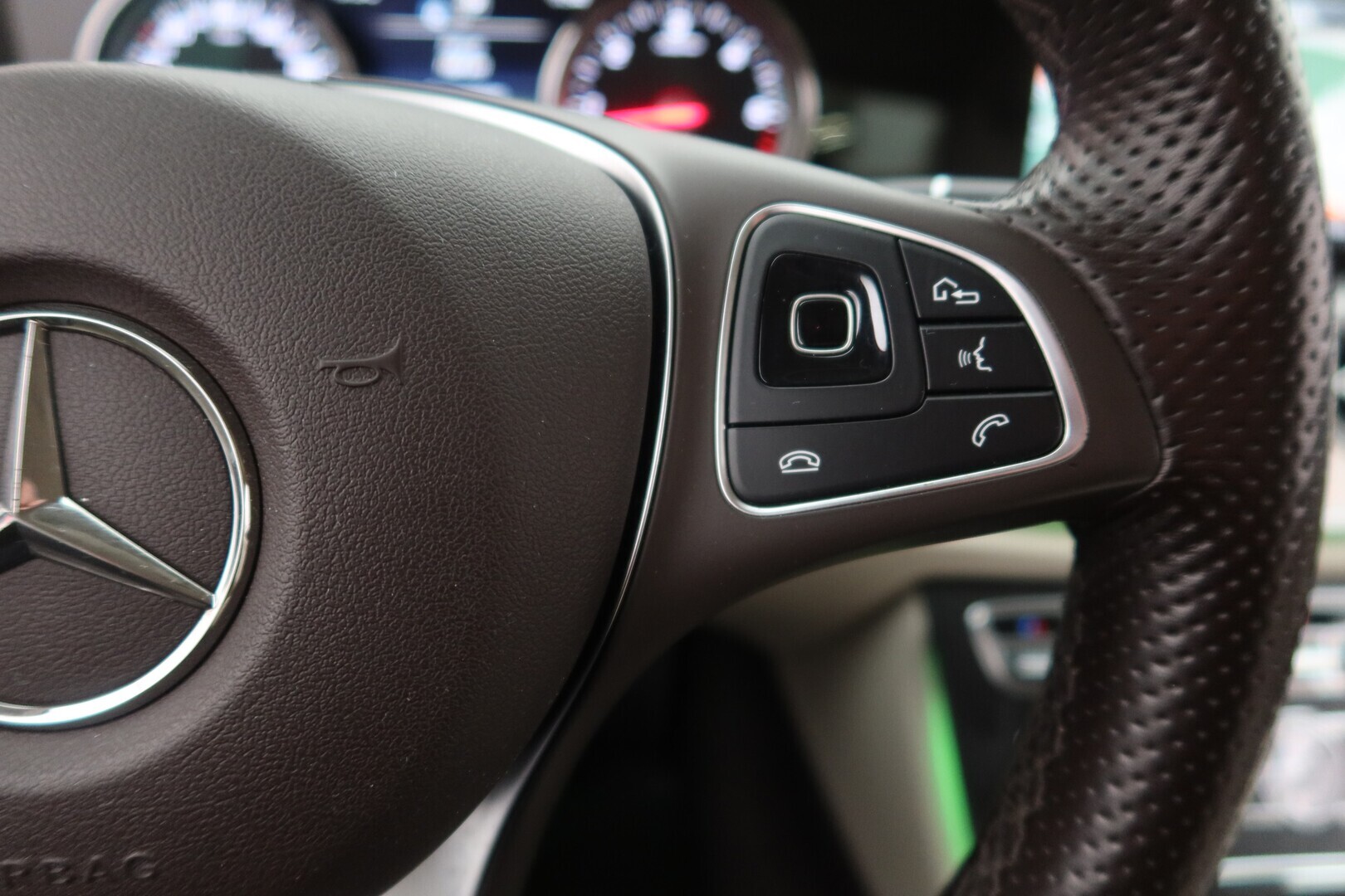 MERCEDES-BENZ E 2018