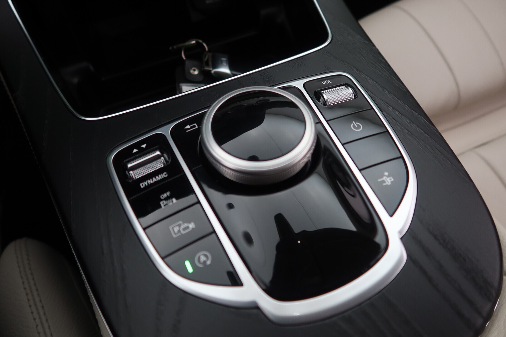 MERCEDES-BENZ E 2018