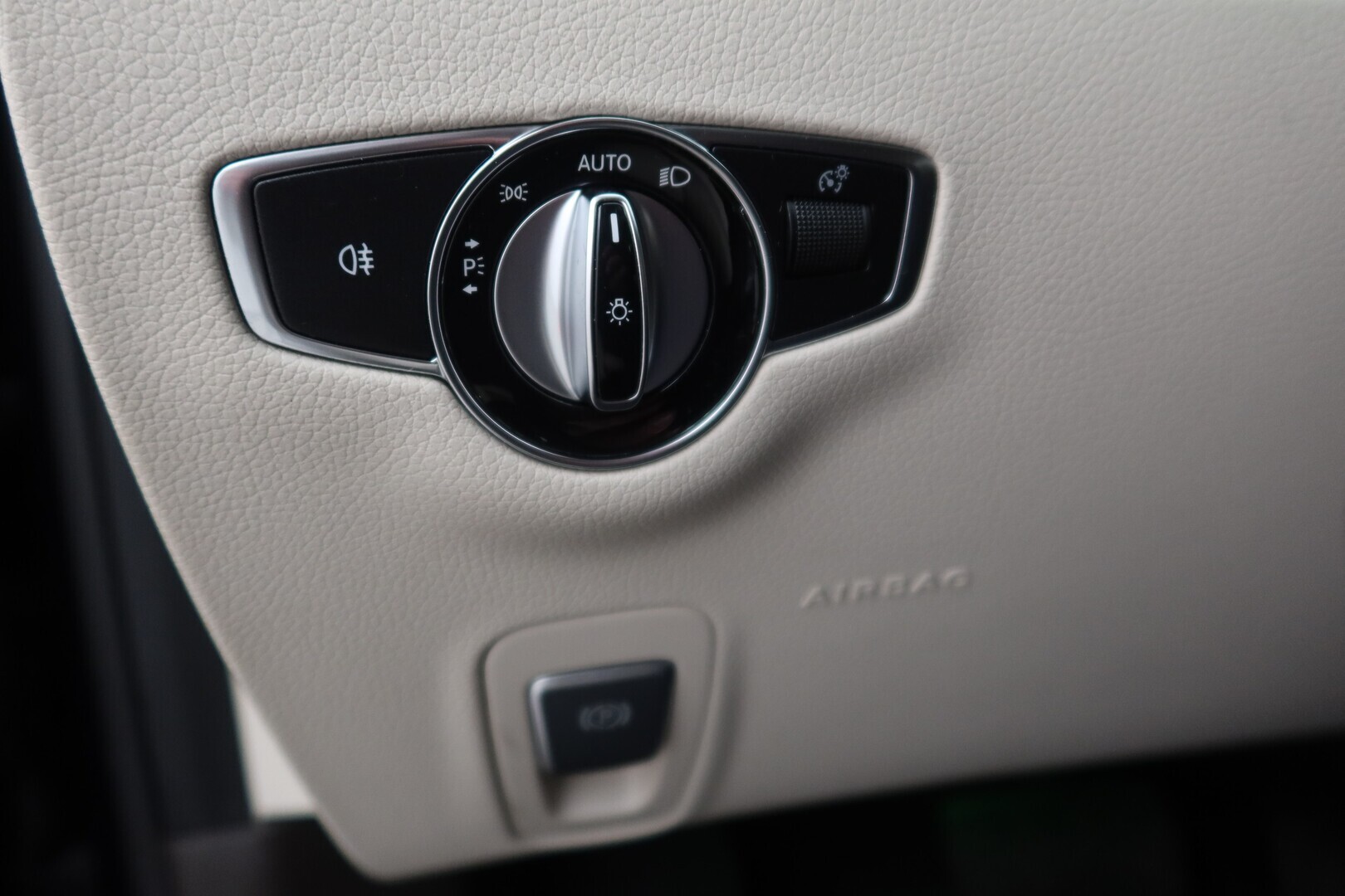 MERCEDES-BENZ E 2018