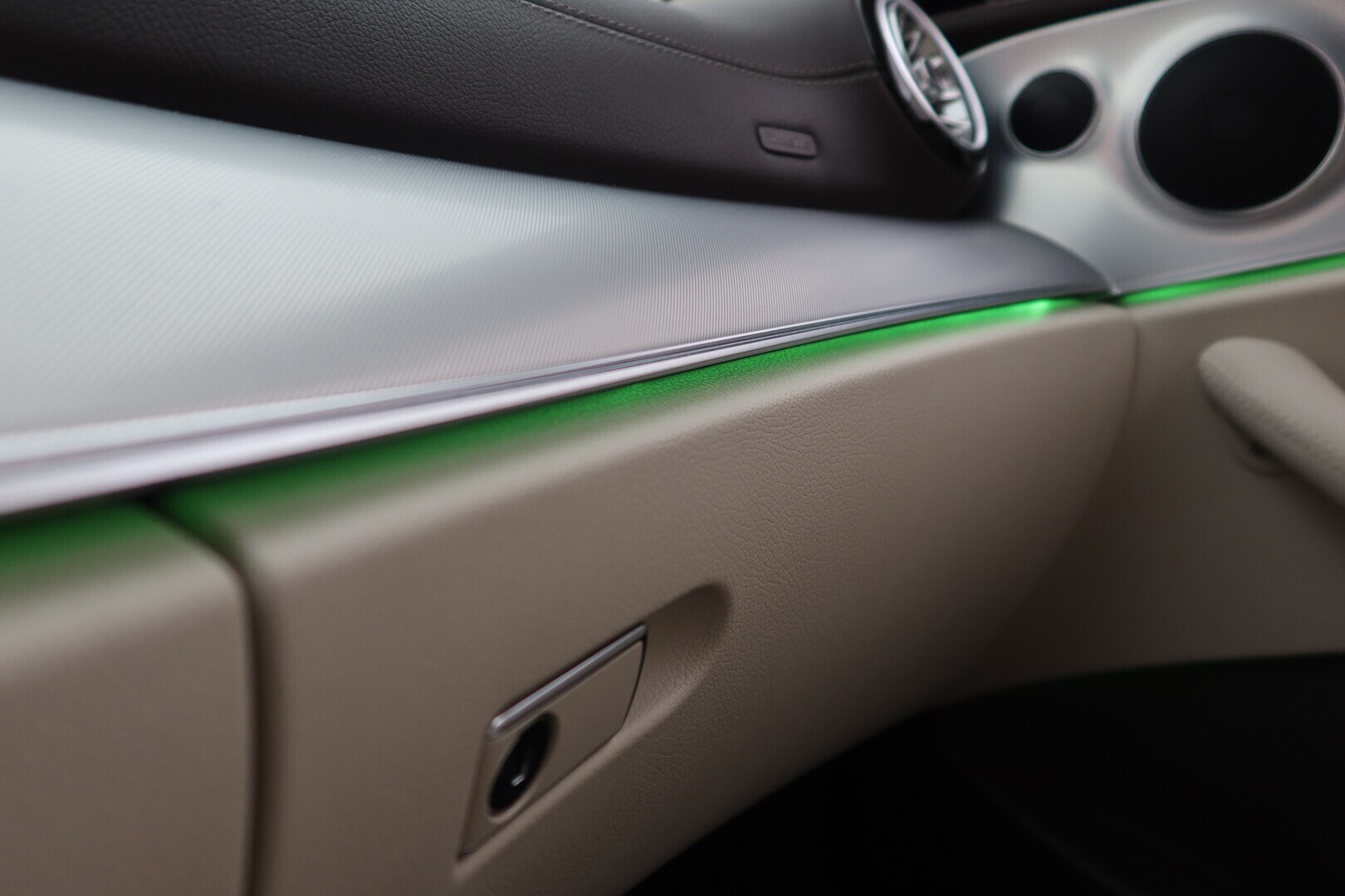 MERCEDES-BENZ E 2018