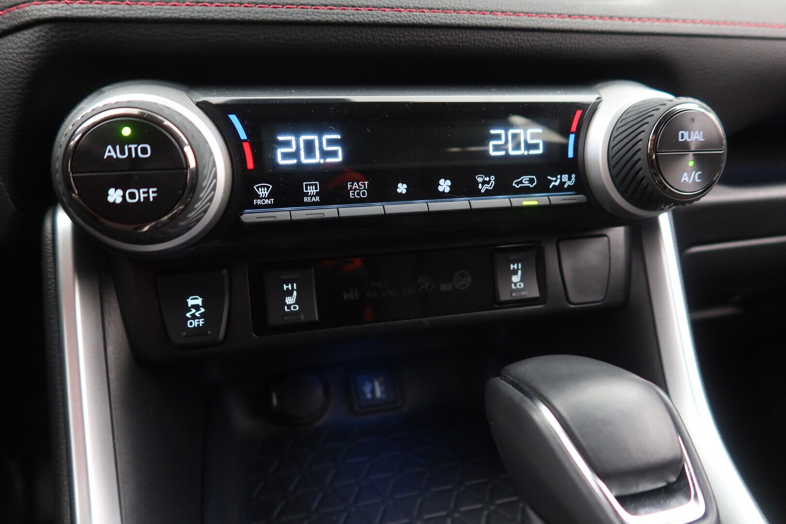 TOYOTA RAV4 Plug-in 2024