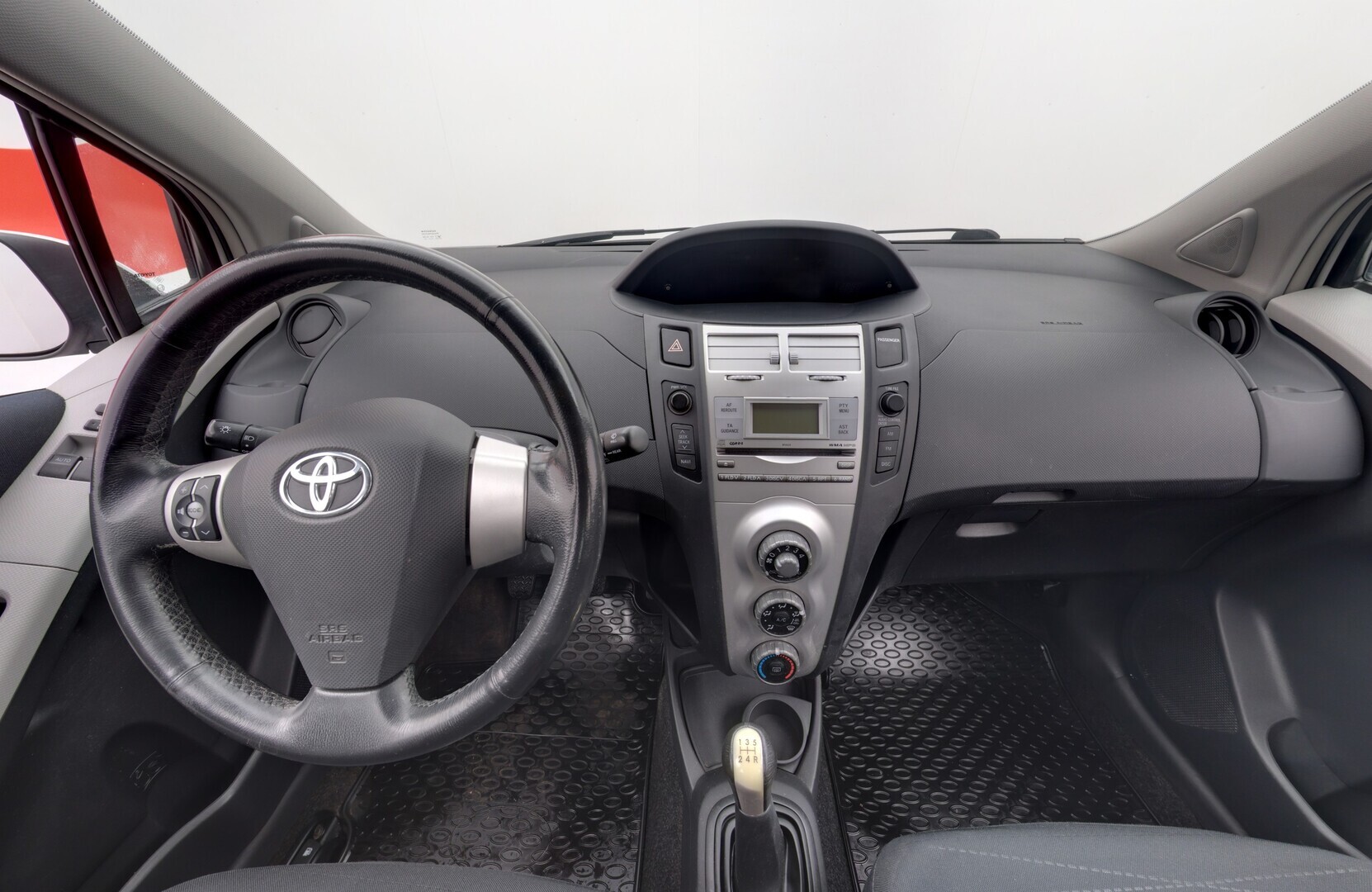 TOYOTA Yaris 2007