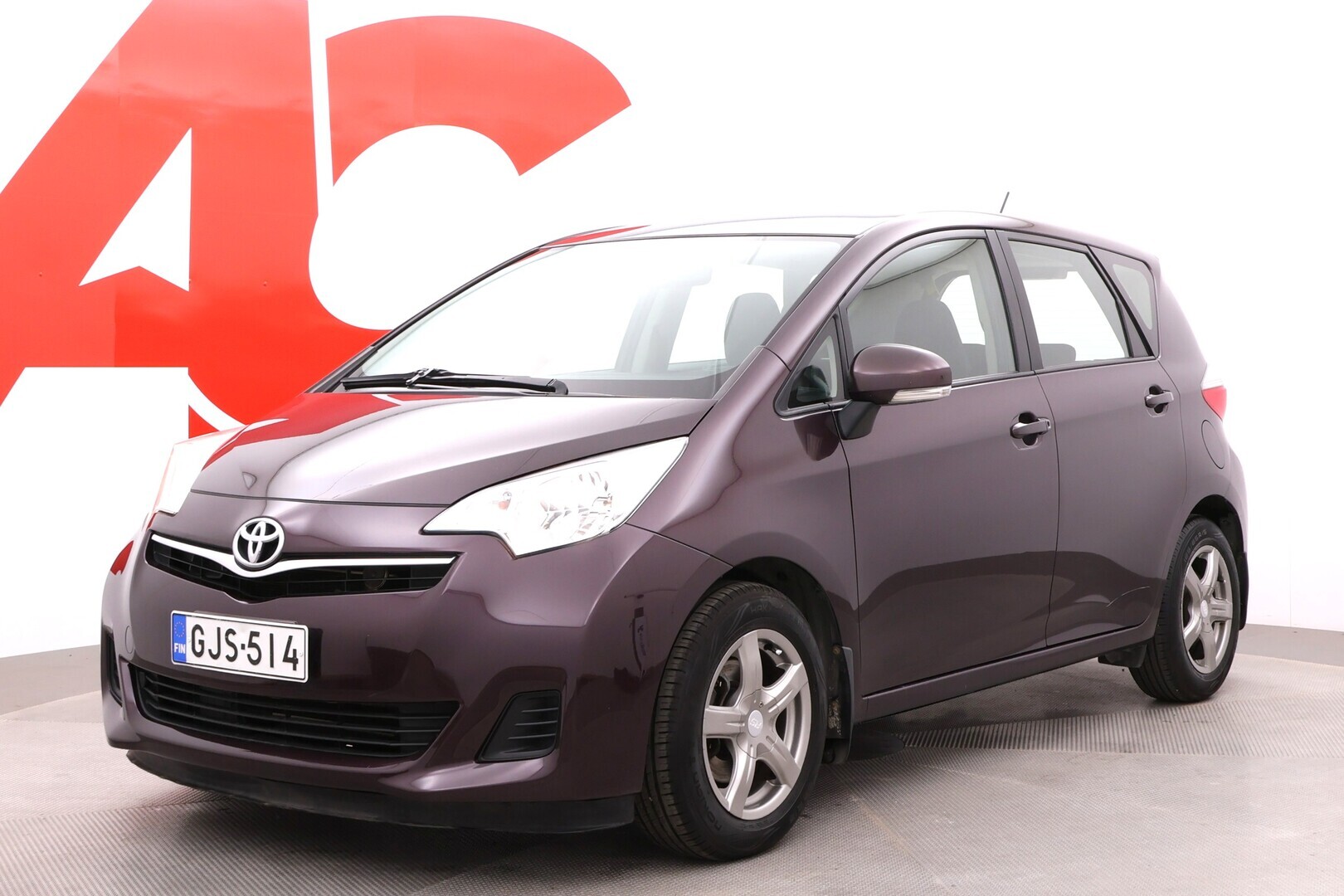 TOYOTA Verso-S 2011