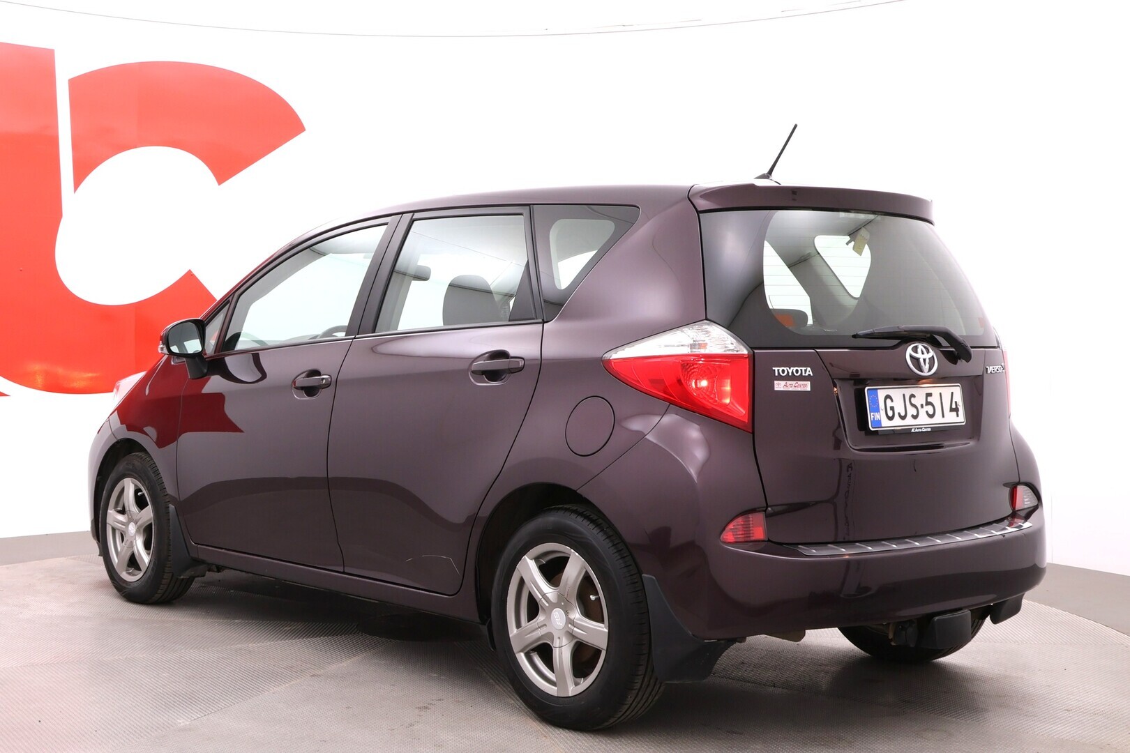 TOYOTA Verso-S 2011