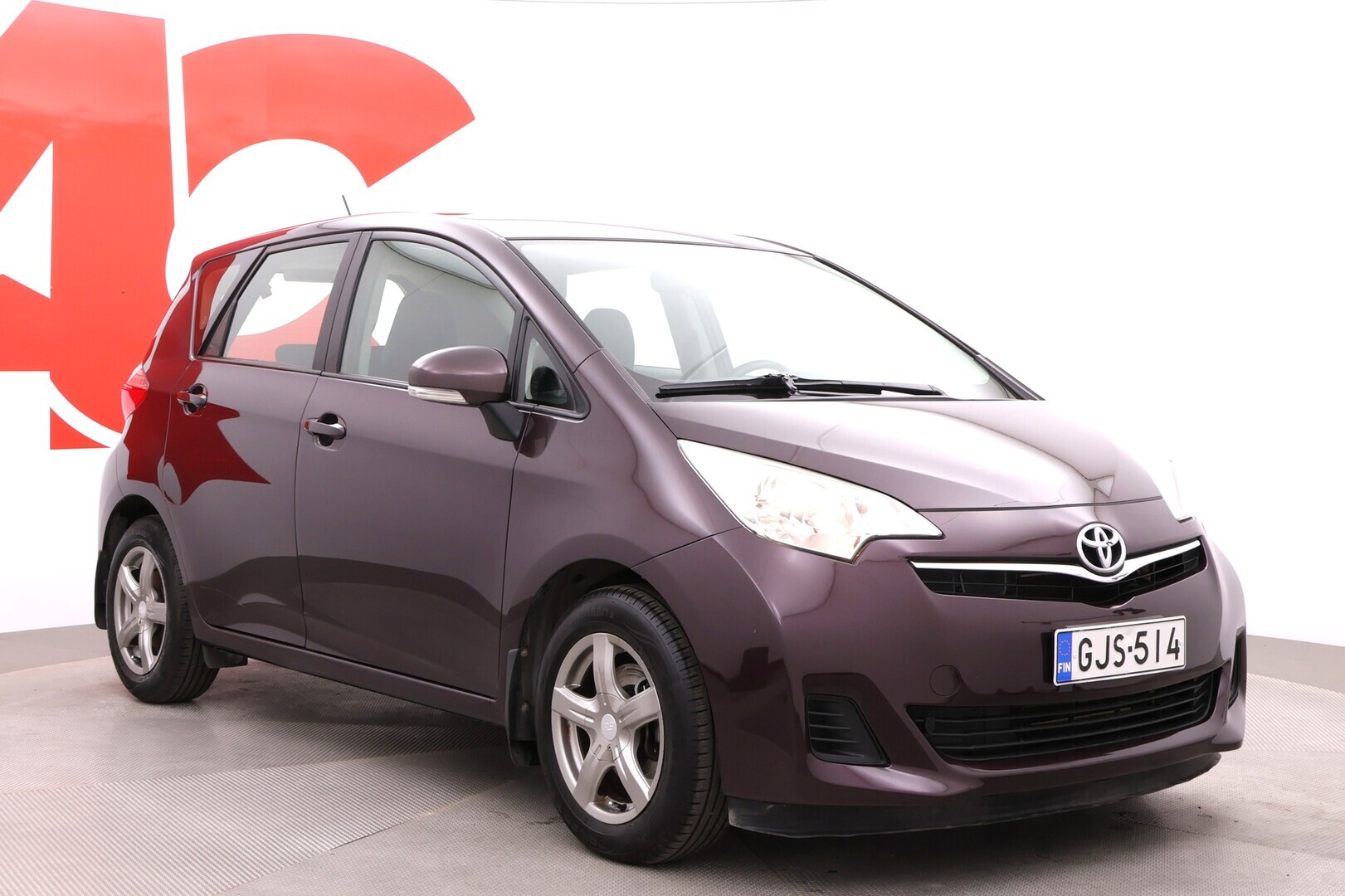 TOYOTA Verso-S 2011