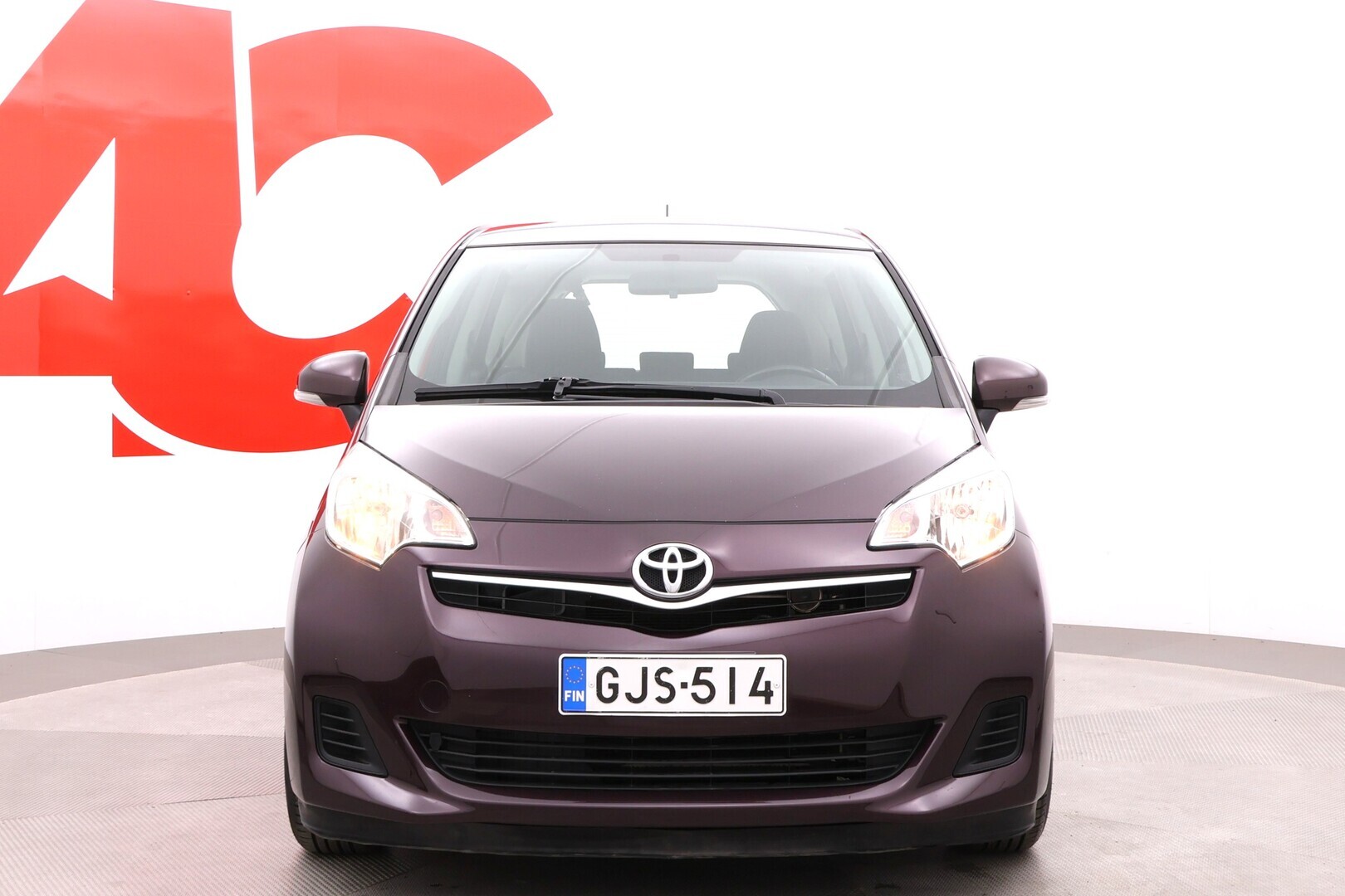 TOYOTA Verso-S 2011