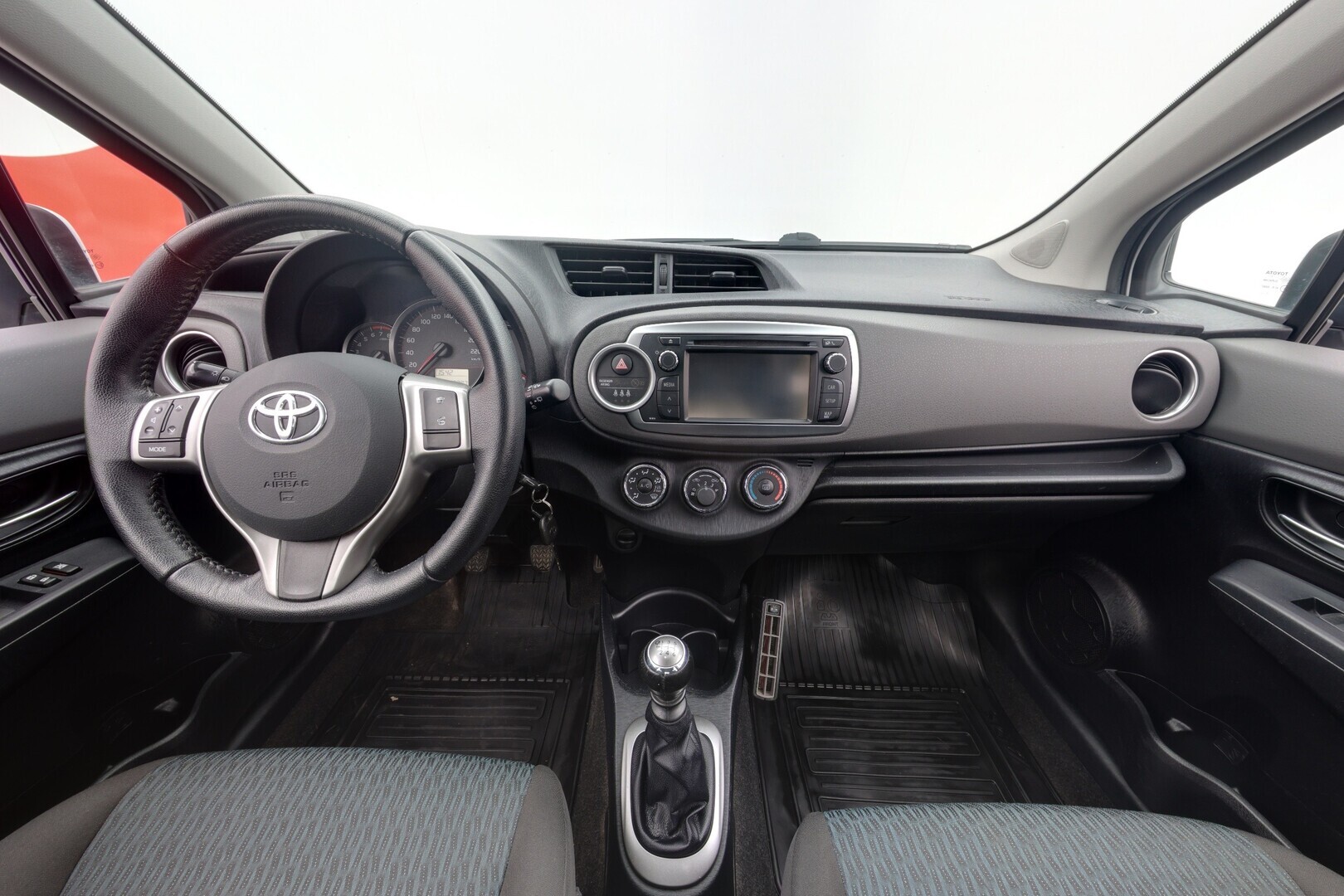 TOYOTA Yaris 2012