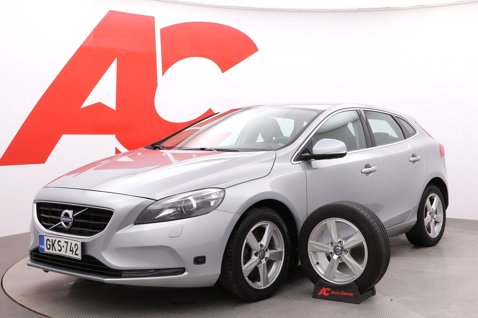VOLVO V40 2013