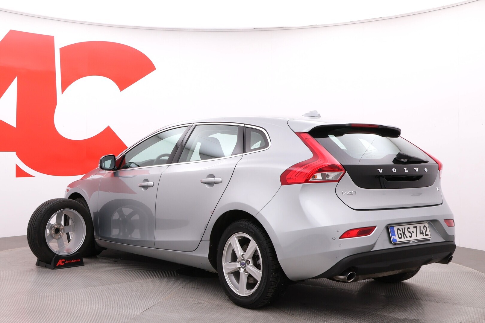 VOLVO V40 2013