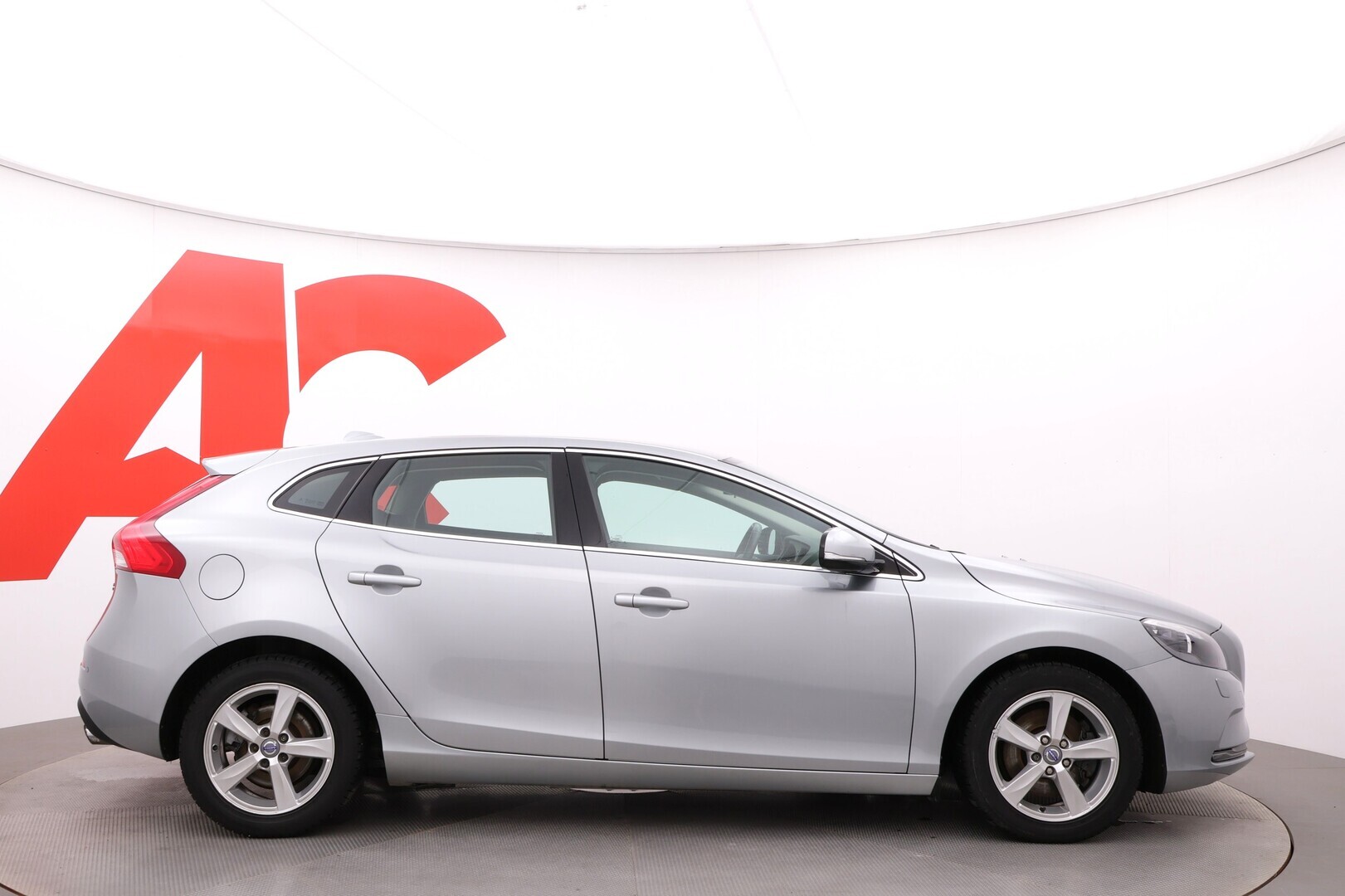 VOLVO V40 2013