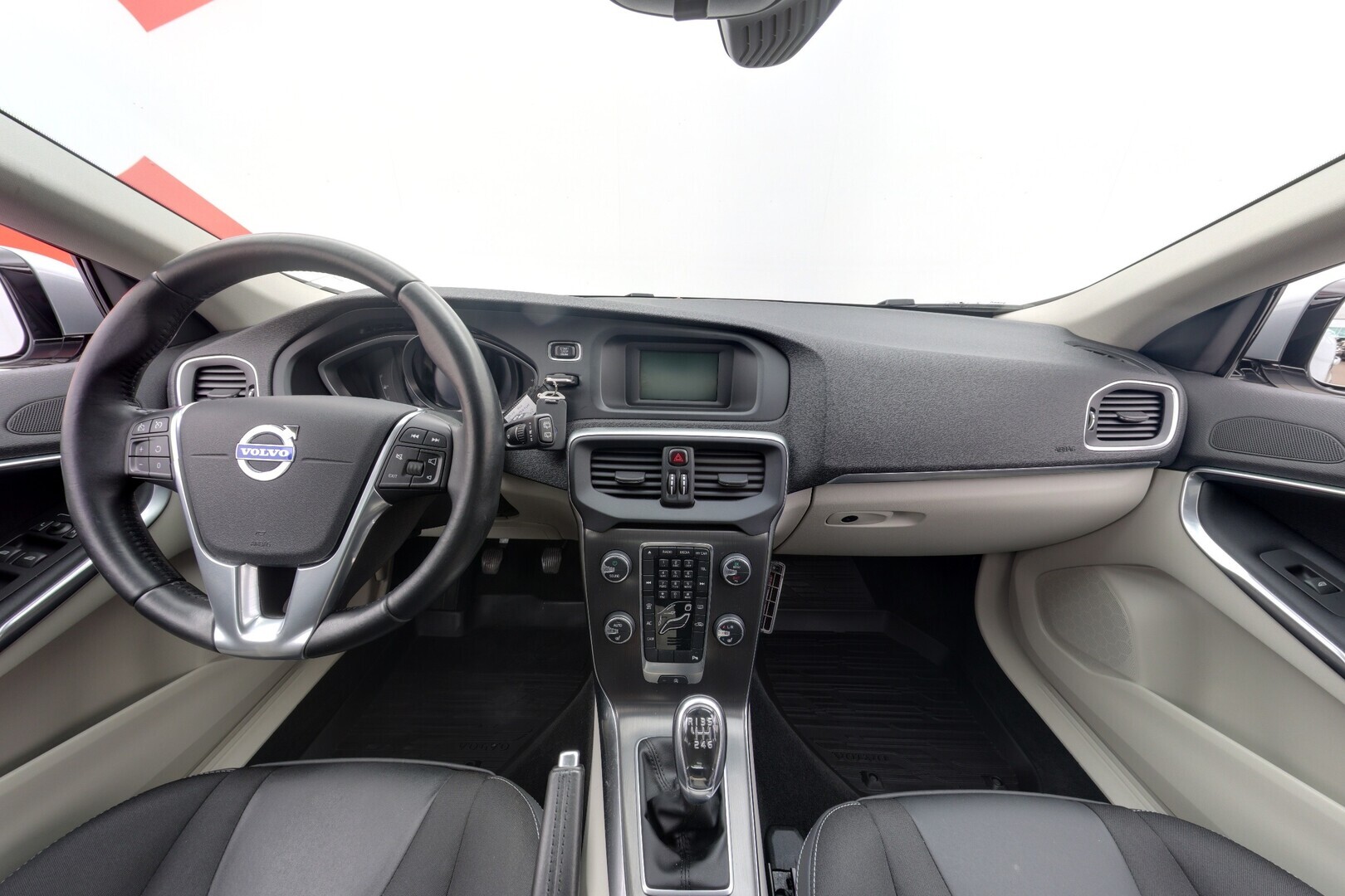 VOLVO V40 2013