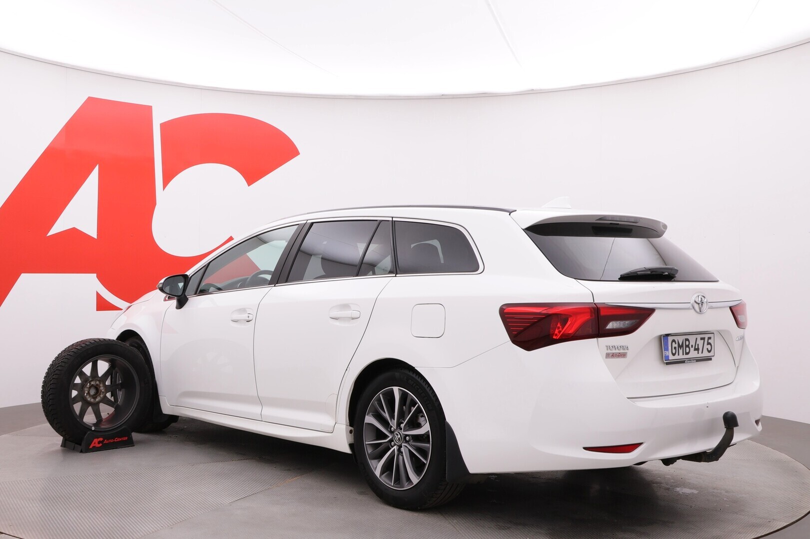 TOYOTA Avensis 2016