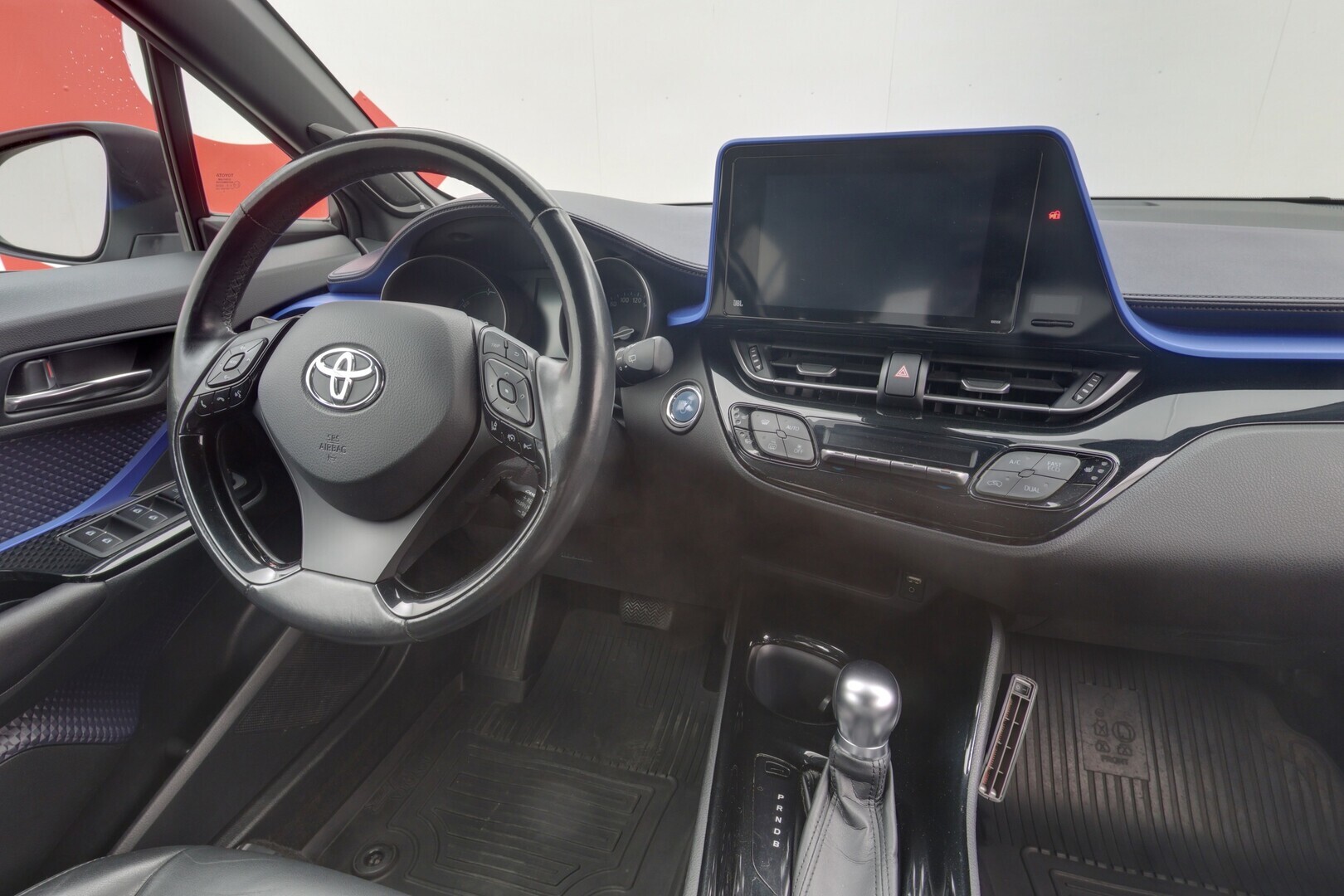 TOYOTA C-HR 2016