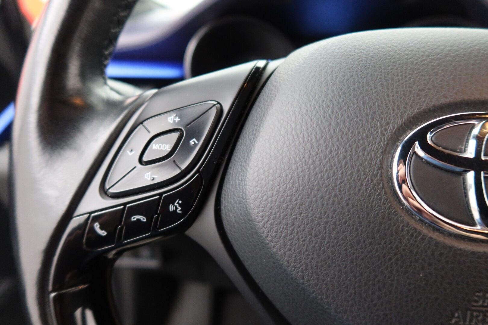 TOYOTA C-HR 2016
