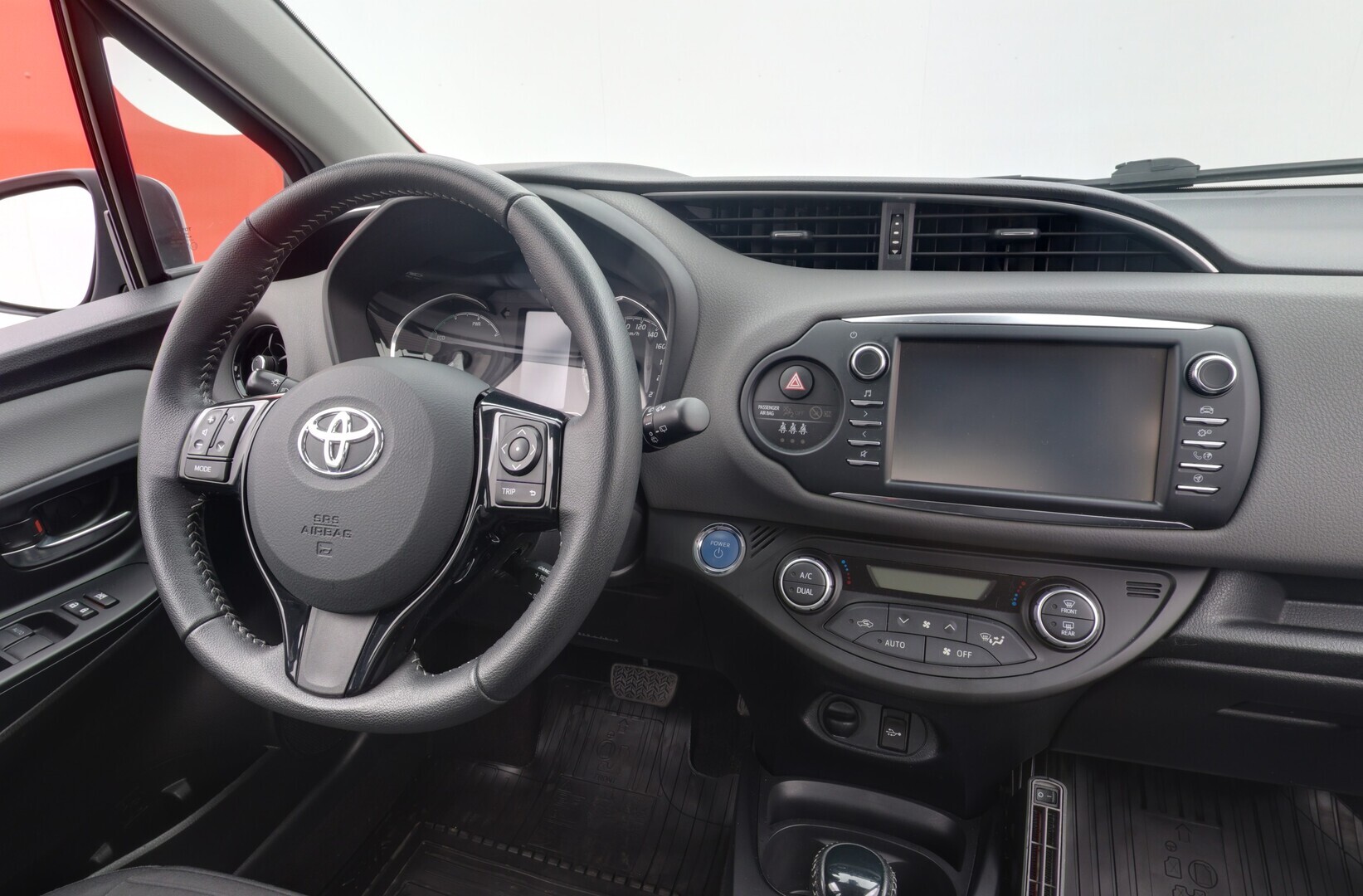 TOYOTA Yaris 2019