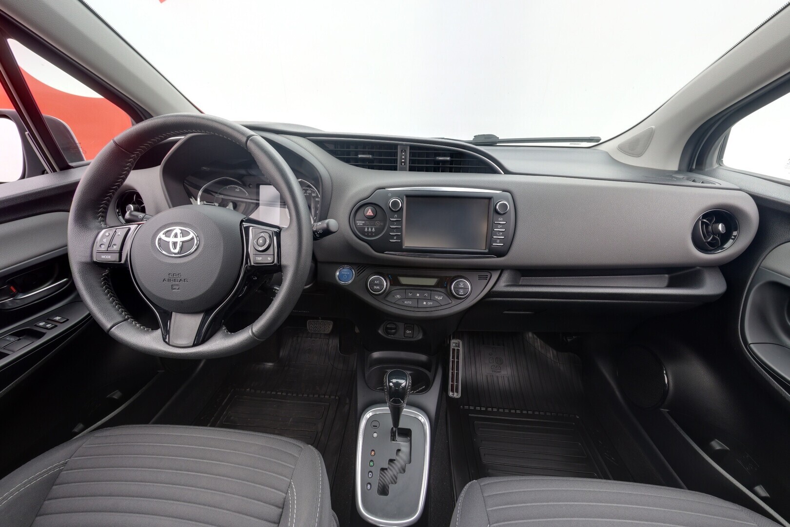 TOYOTA Yaris 2019
