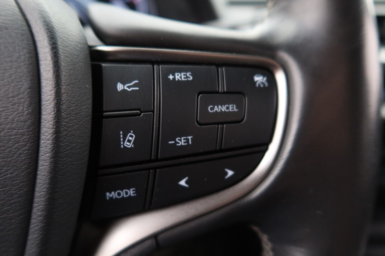 LEXUS UX 2019