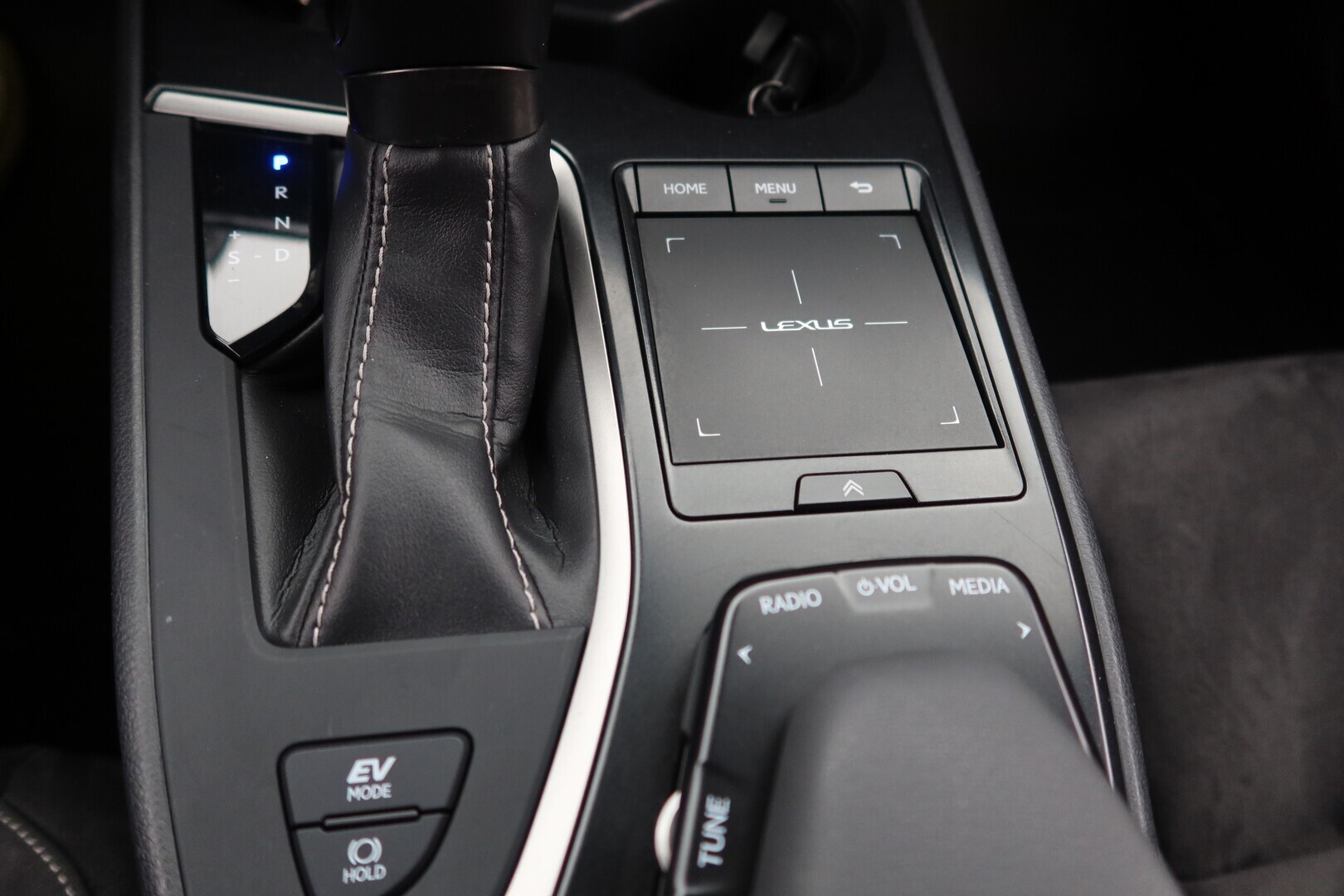 LEXUS UX 2019