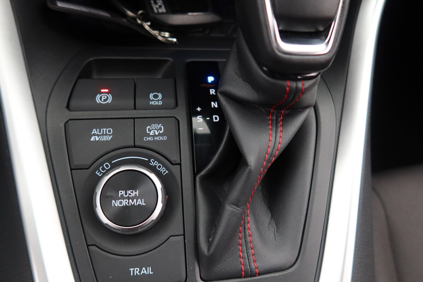 TOYOTA RAV4 Plug-in 2024