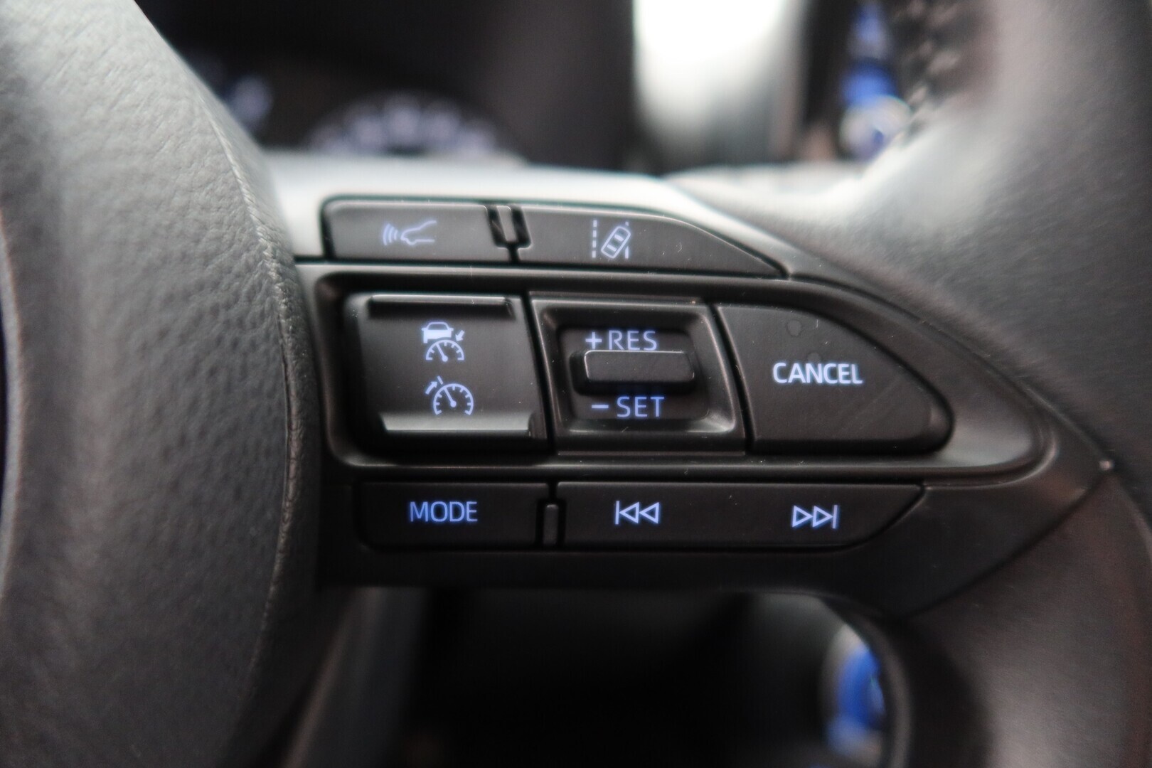 TOYOTA Yaris 2021