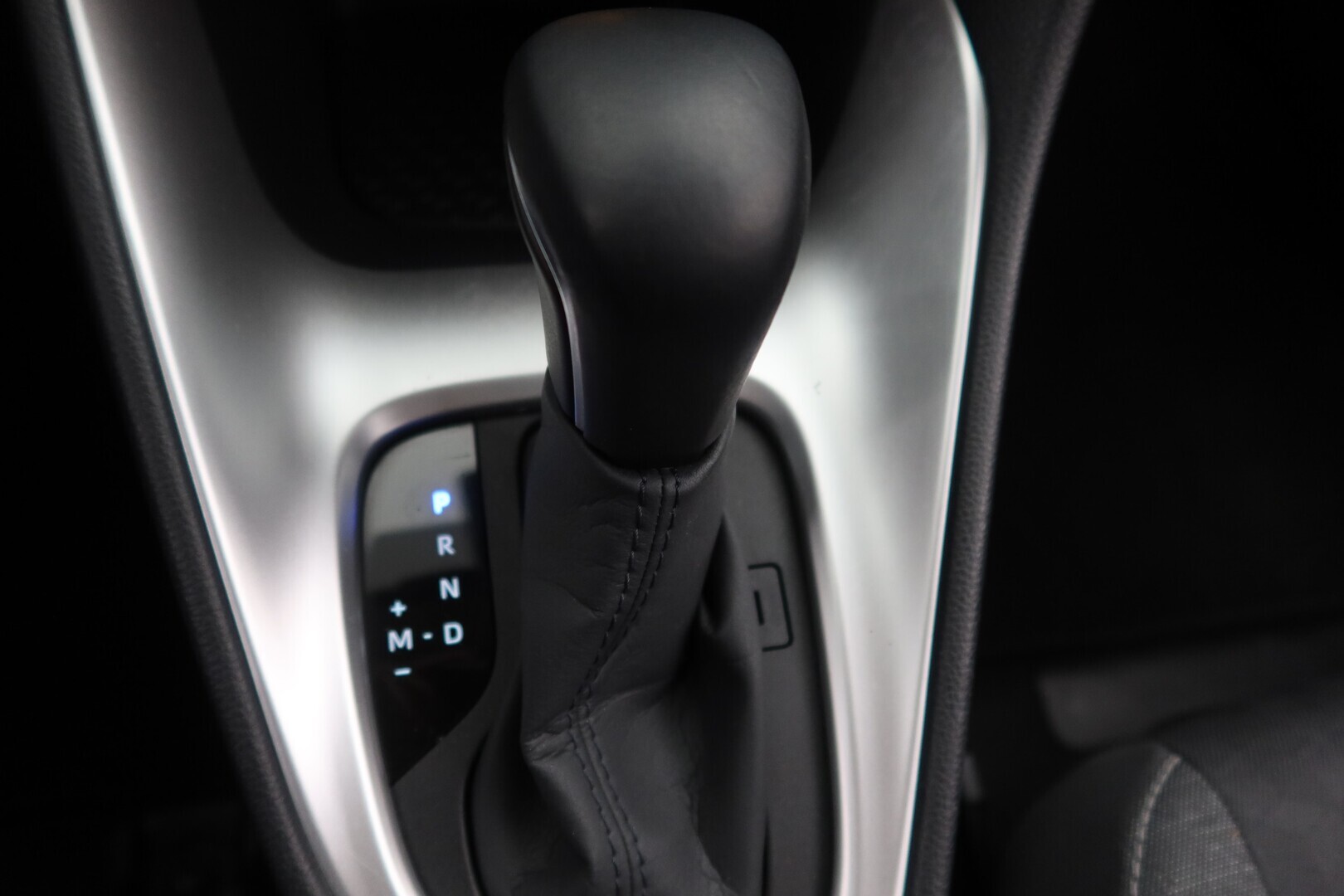 TOYOTA Yaris 2021
