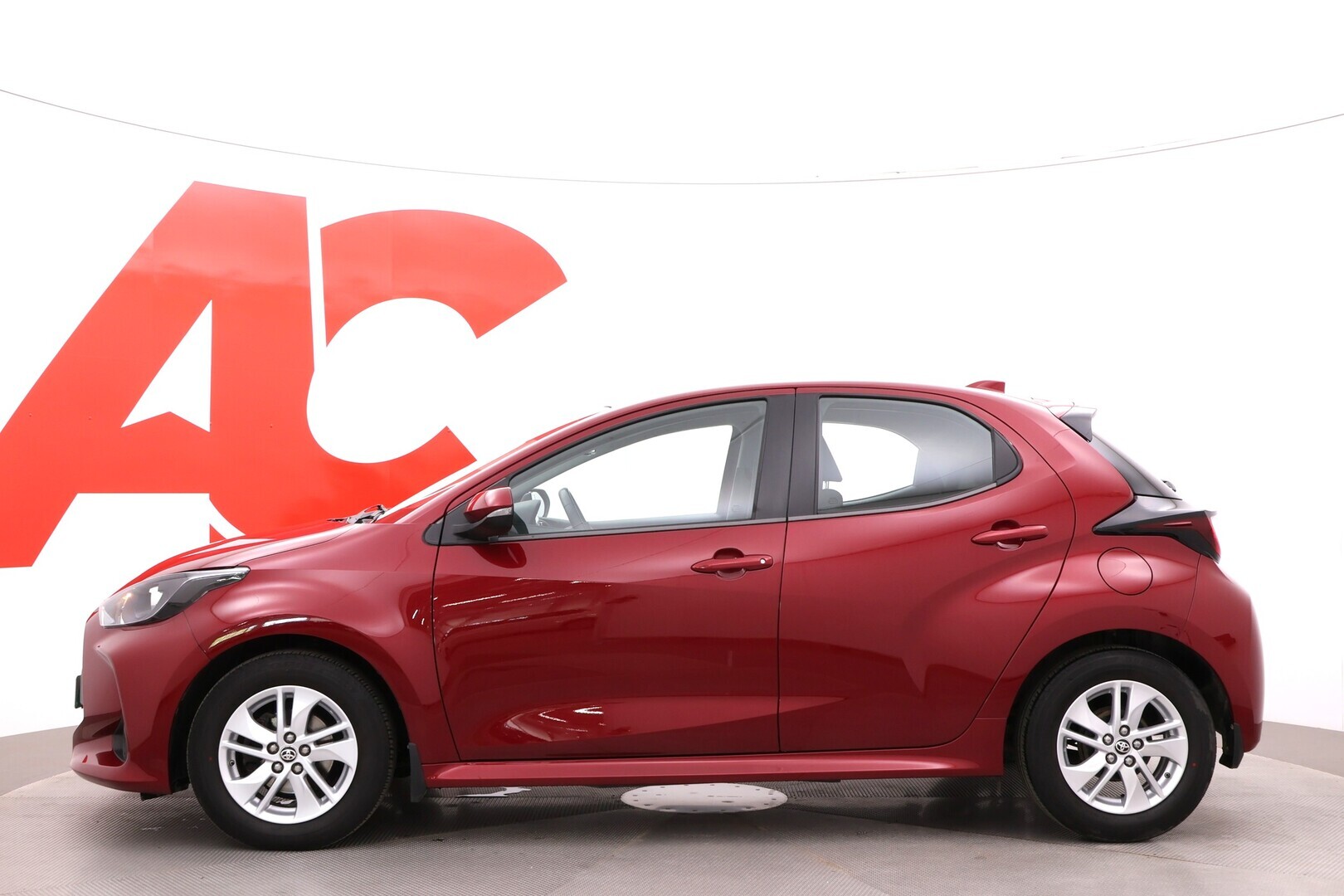 TOYOTA Yaris 2021