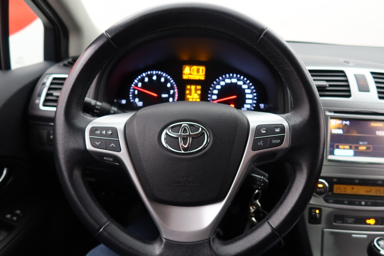 TOYOTA Avensis 2012